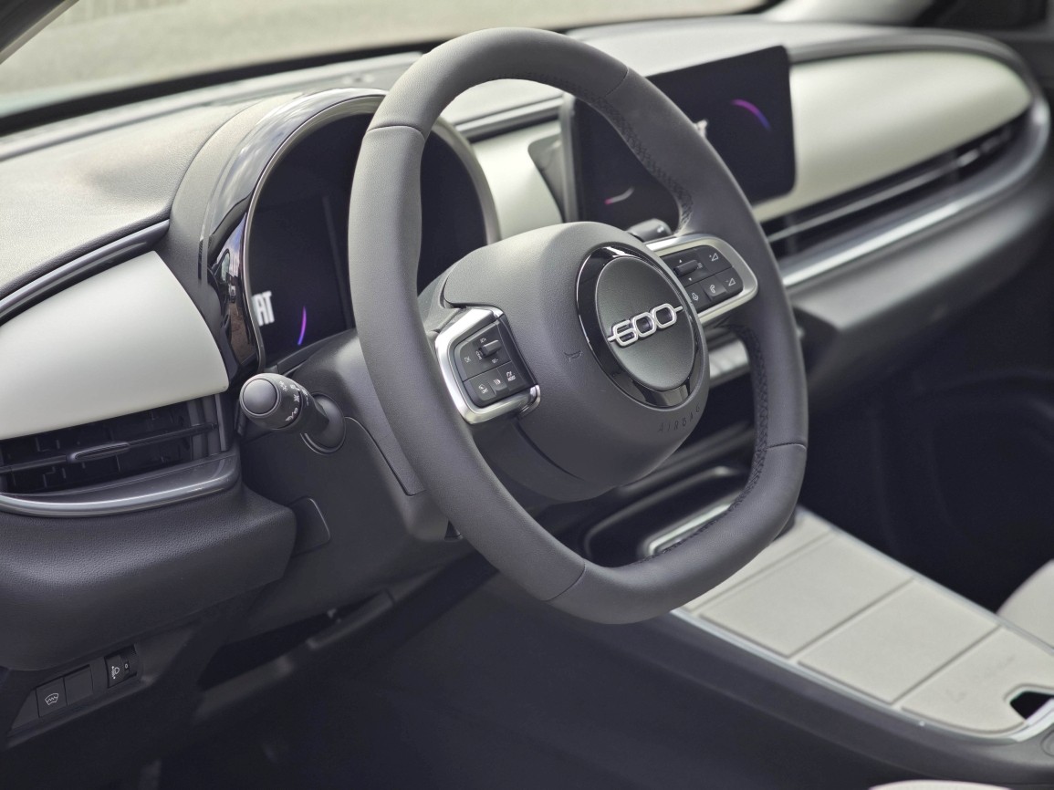 FIAT 600 1.2 Hybrid 145 La Prima-image-4