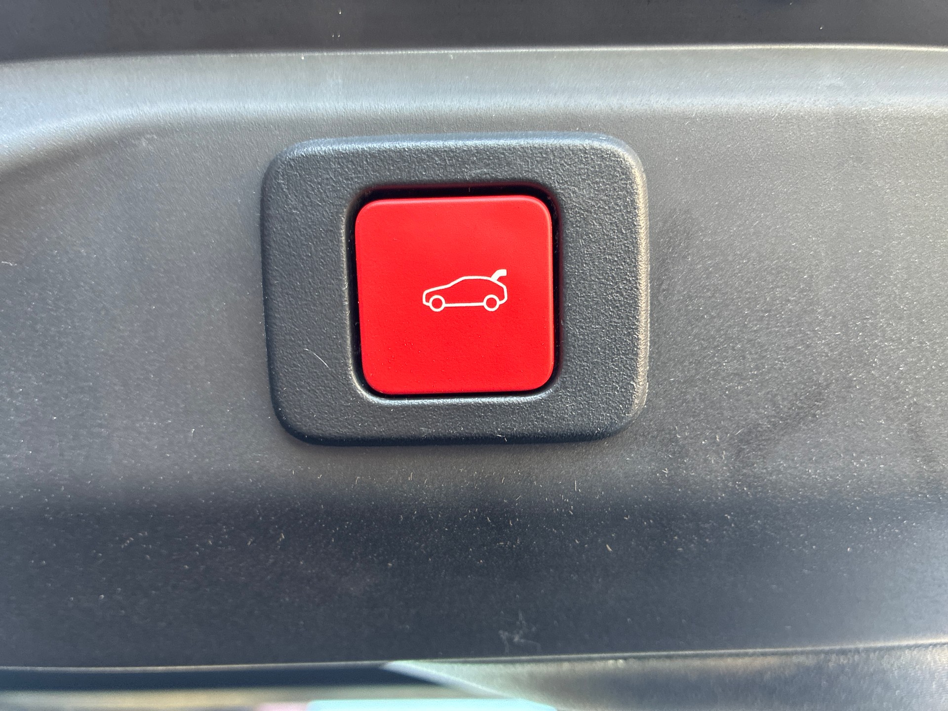 PEUGEOT 3008 145 e-DCS6 Hybrid GT-image-6