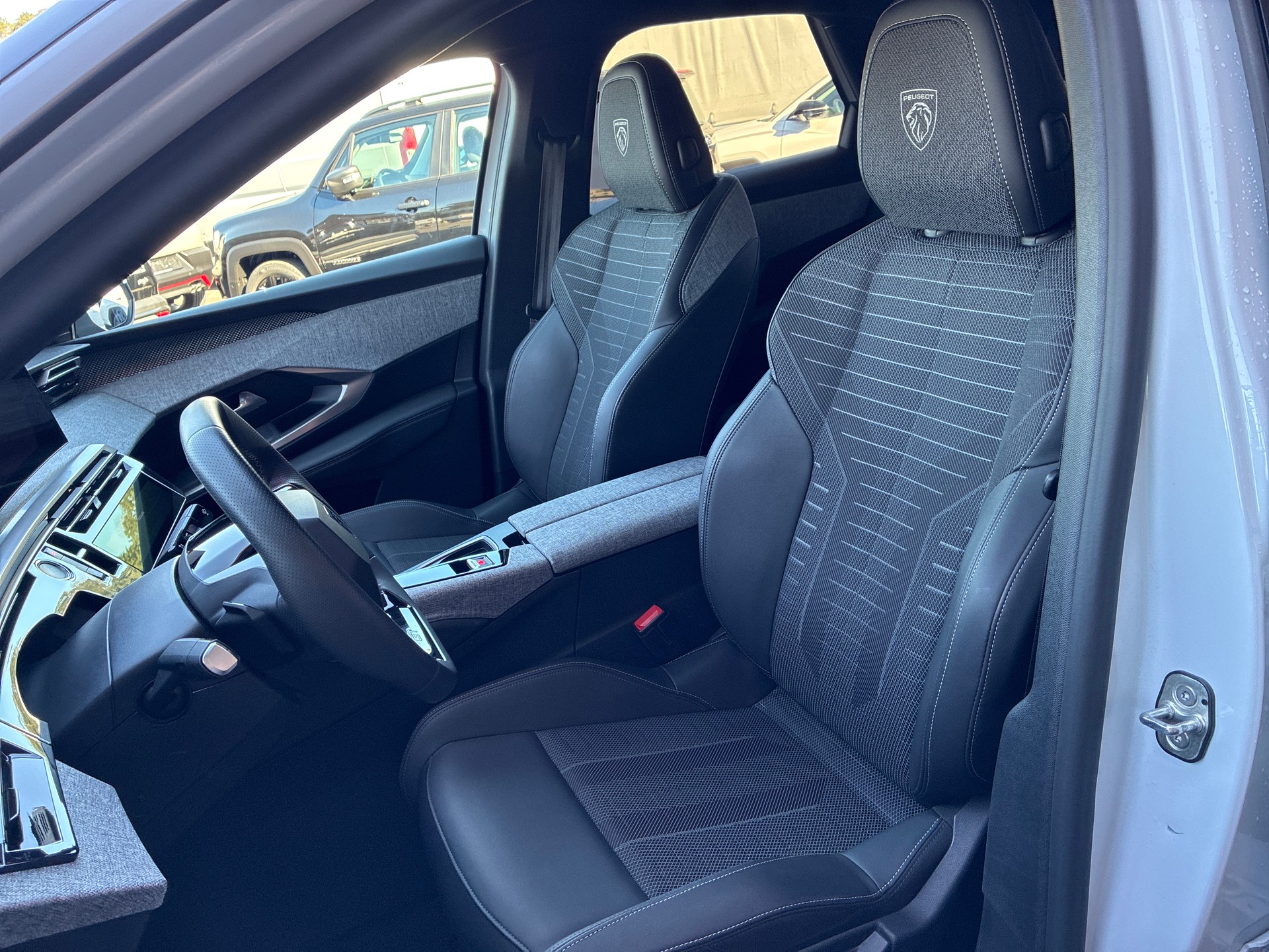 PEUGEOT 3008 145 e-DCS6 Hybrid GT-image-16