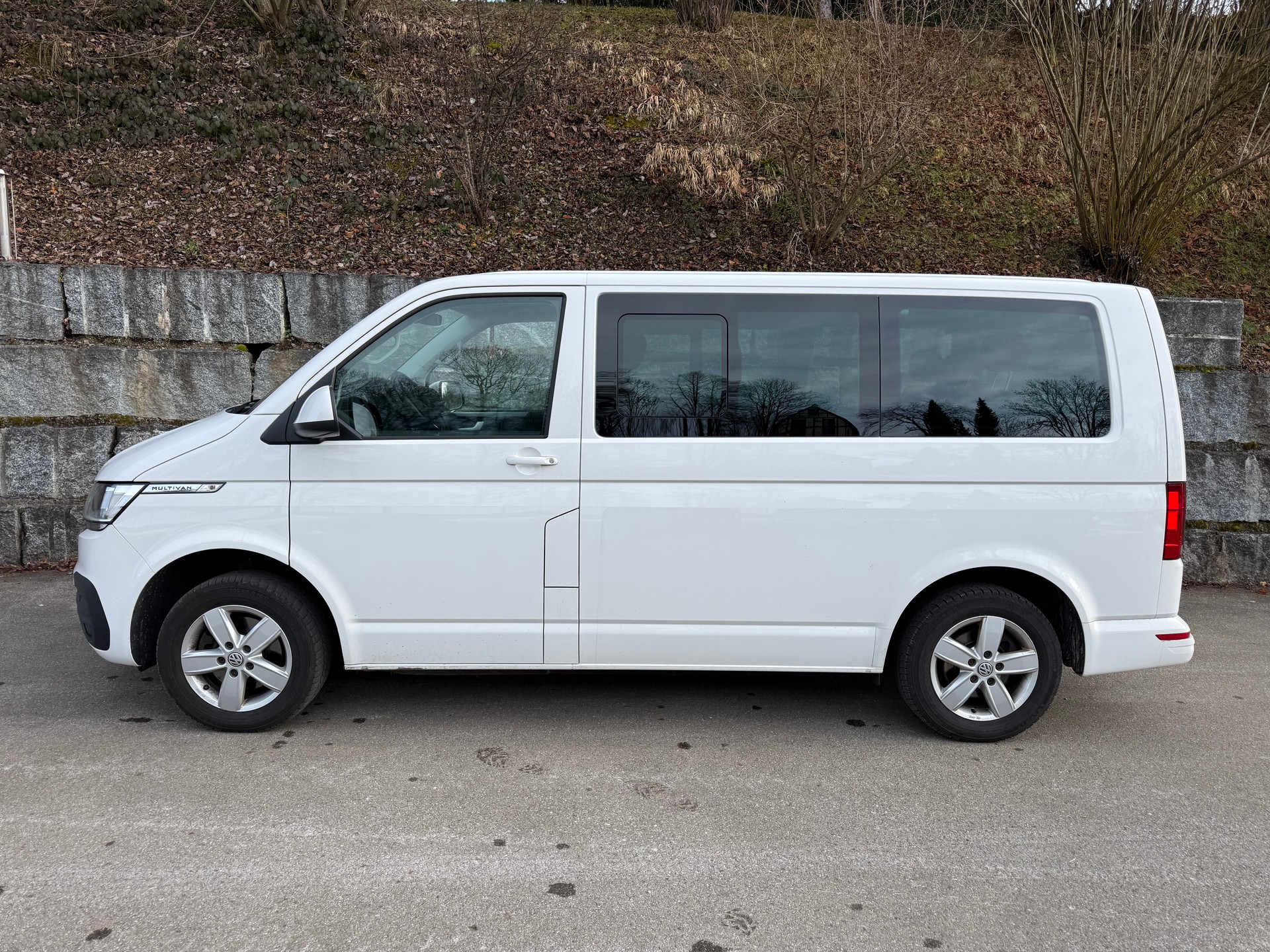 VW T6.1 Multivan 2.0 TDI Comfortline DSG-image-11