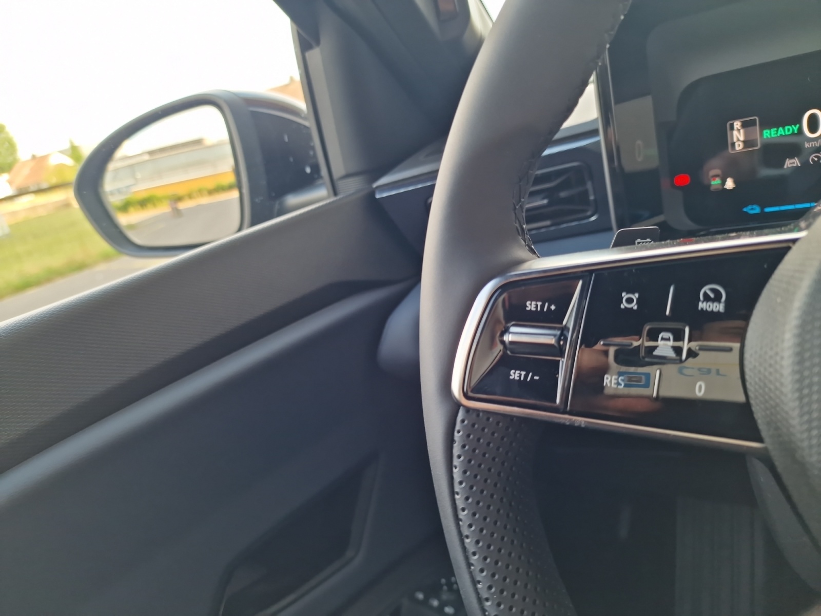 NISSAN Micra 52kWh Evolve Reichweite 416 km-image-14