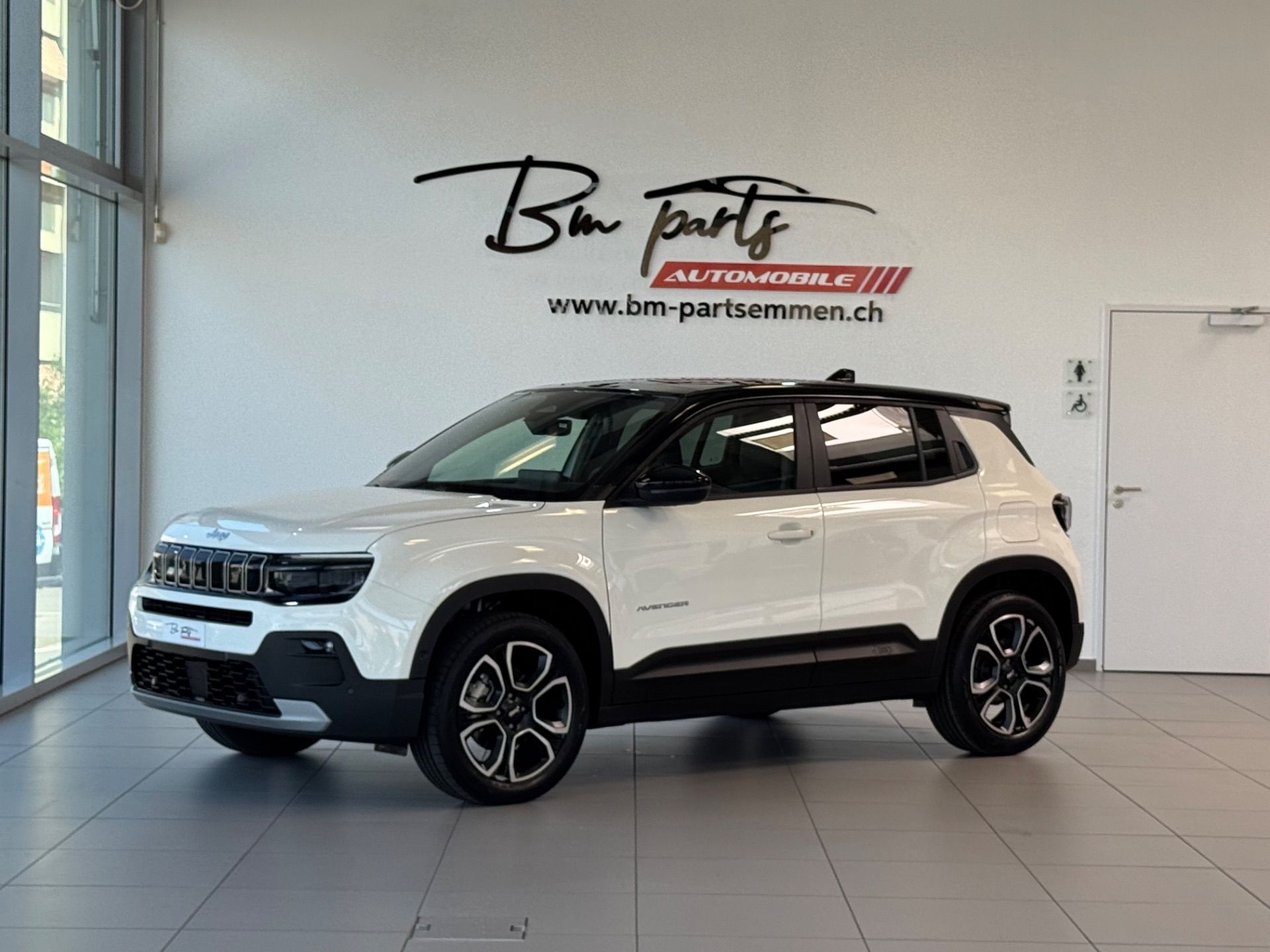 JEEP Avenger 1.2 Turbo MHEV Summit Sky-image-1