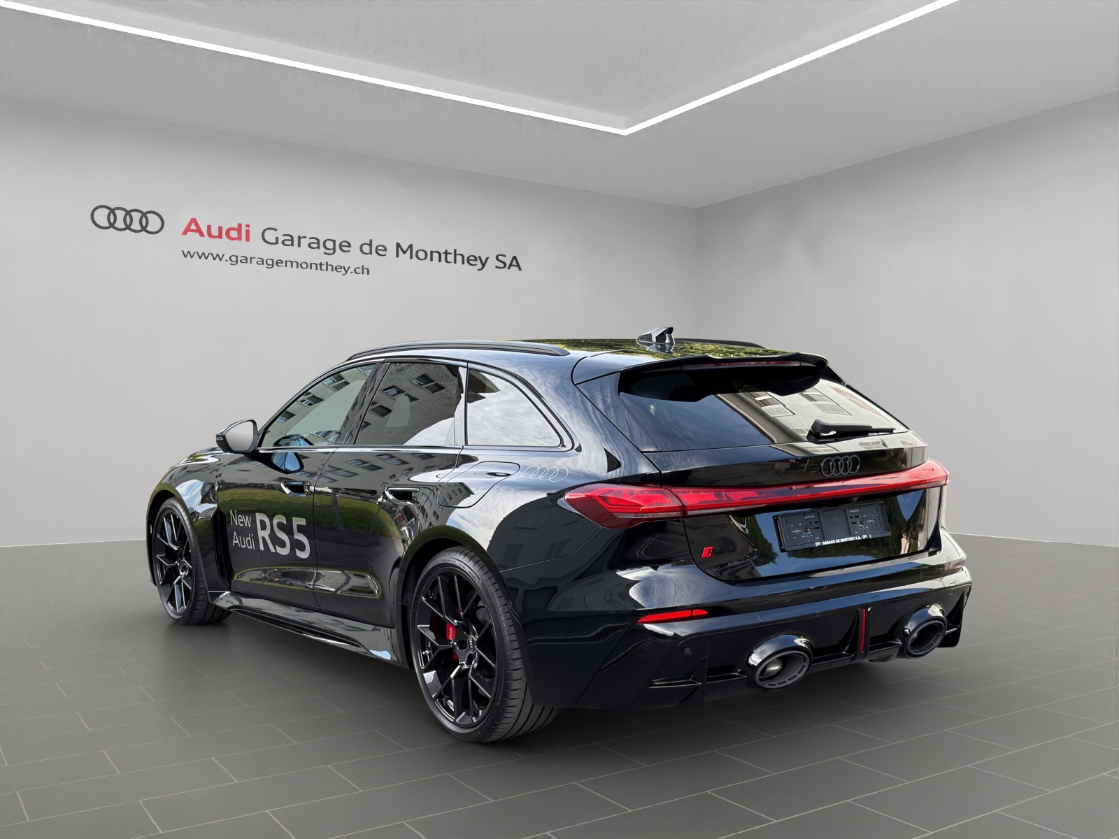 AUDI RS 5 Avant TFSI 470 kW Tiptronic quattro-image-3