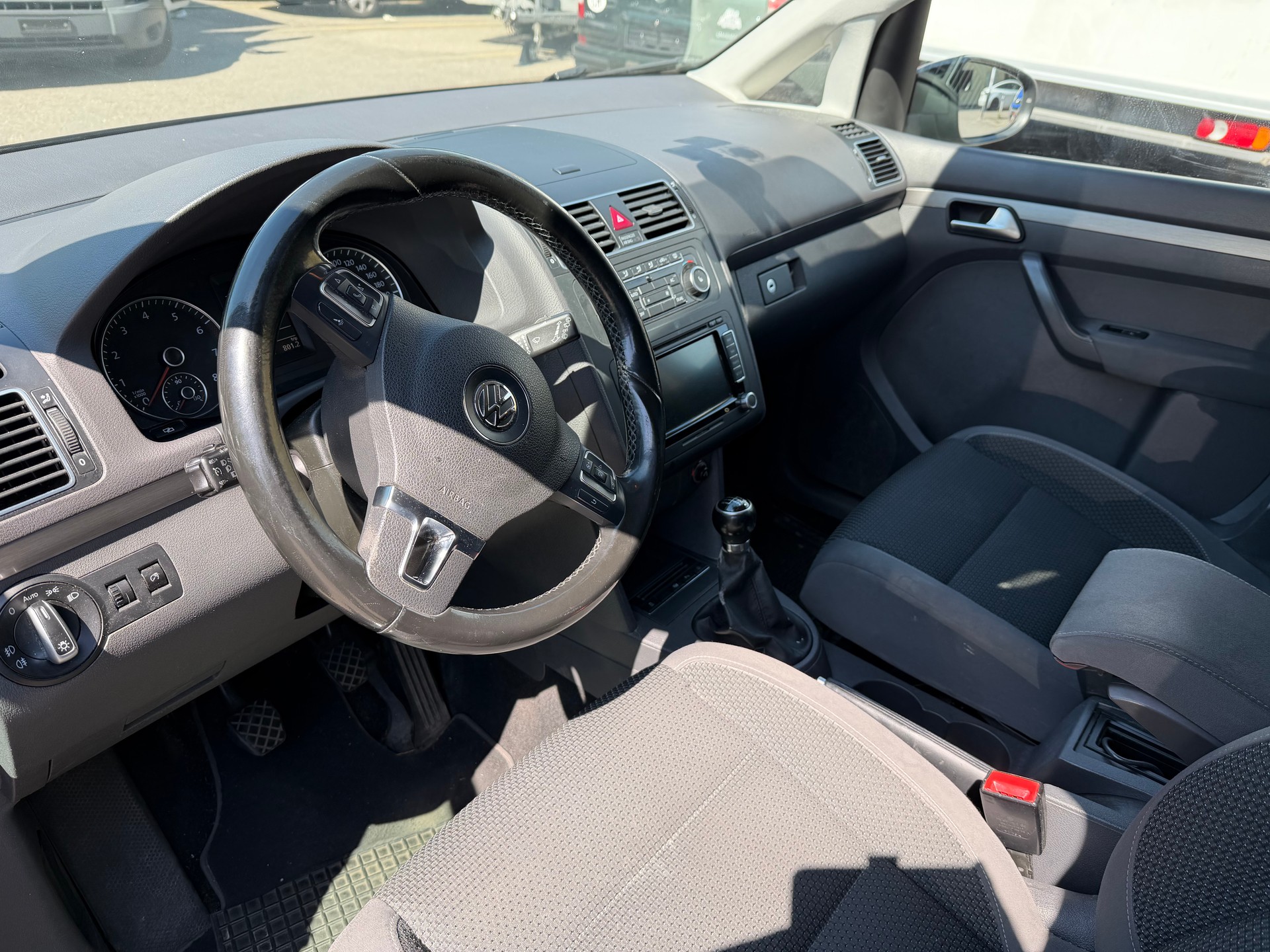 VW Touran 1.4 TSI Trendline-image-4