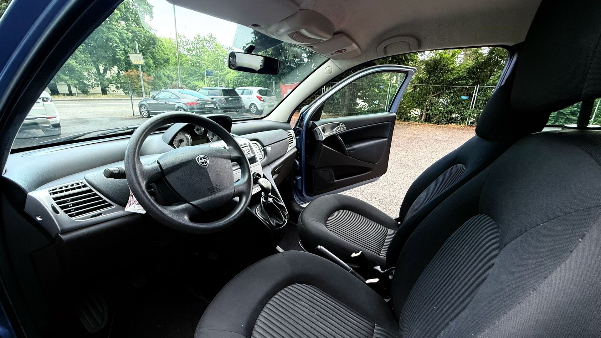 LANCIA Ypsilon 1.4 Argento-image-7