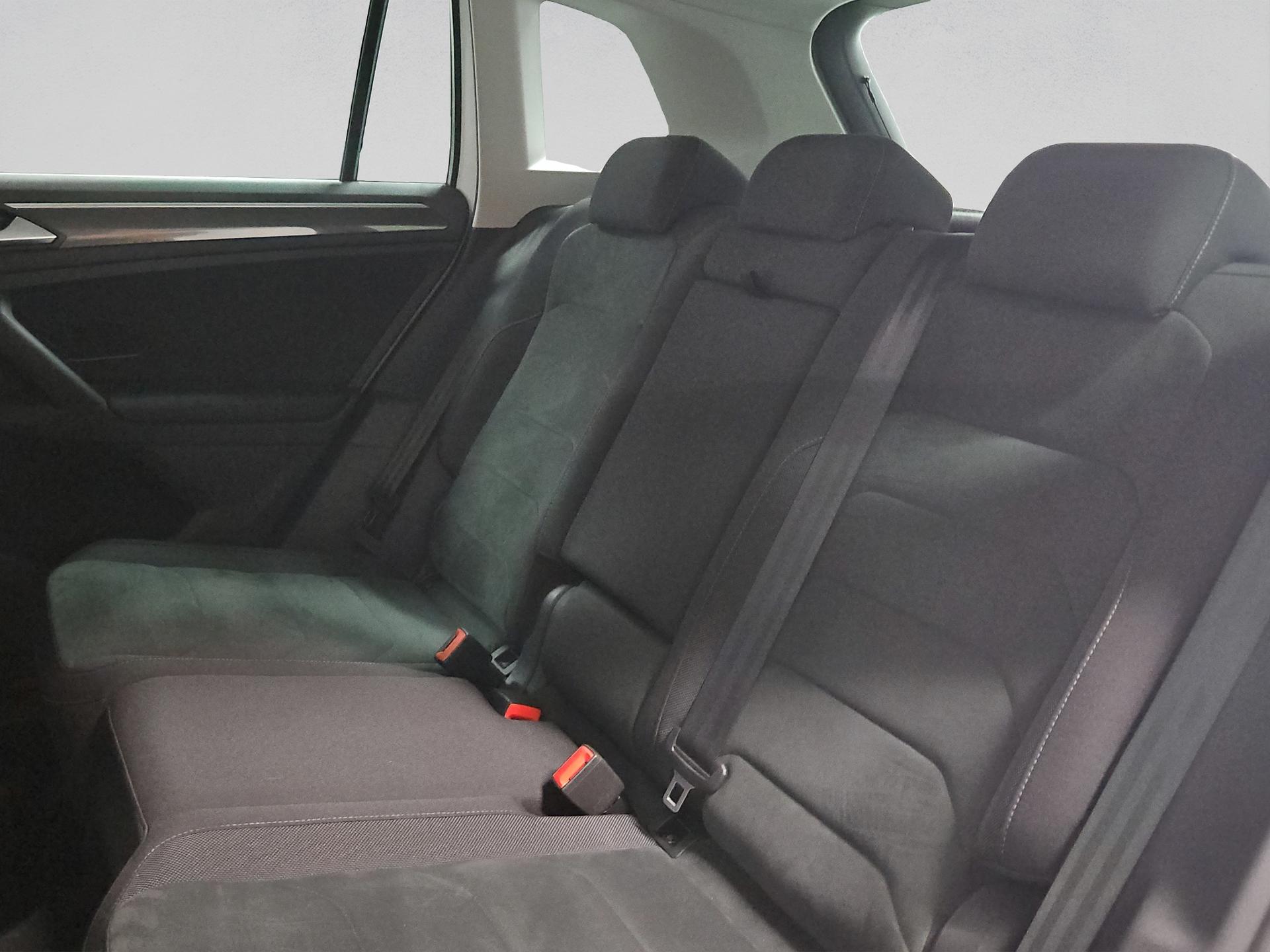 VW Tiguan 2.0 TDI SCR Highline 4Motion DSG-image-13
