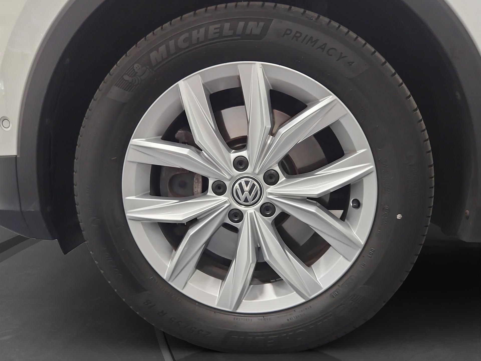 VW Tiguan 2.0 TDI SCR Highline 4Motion DSG-image-23