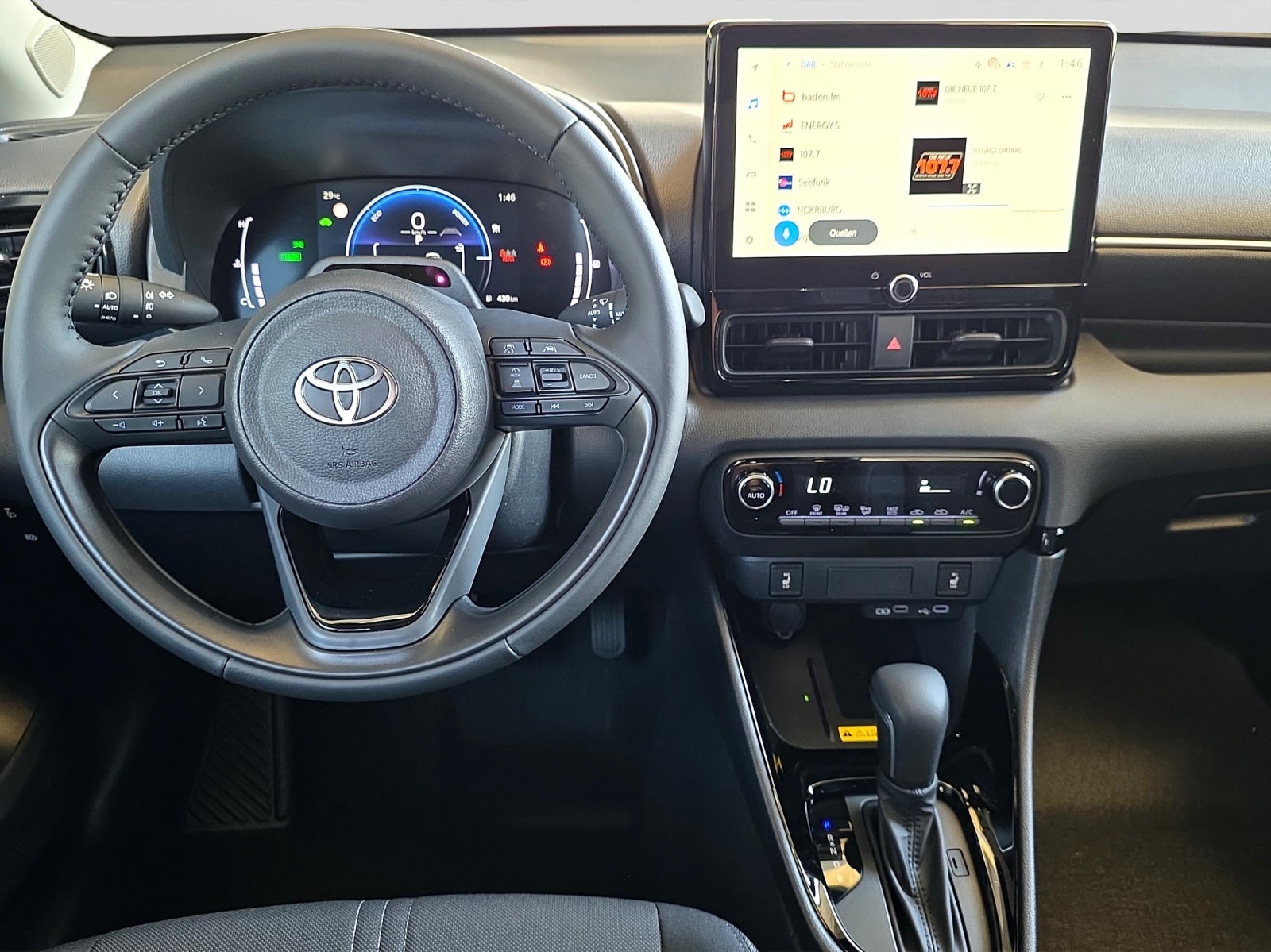 TOYOTA Yaris 1.5 VVT-i HSD Trend-image-10