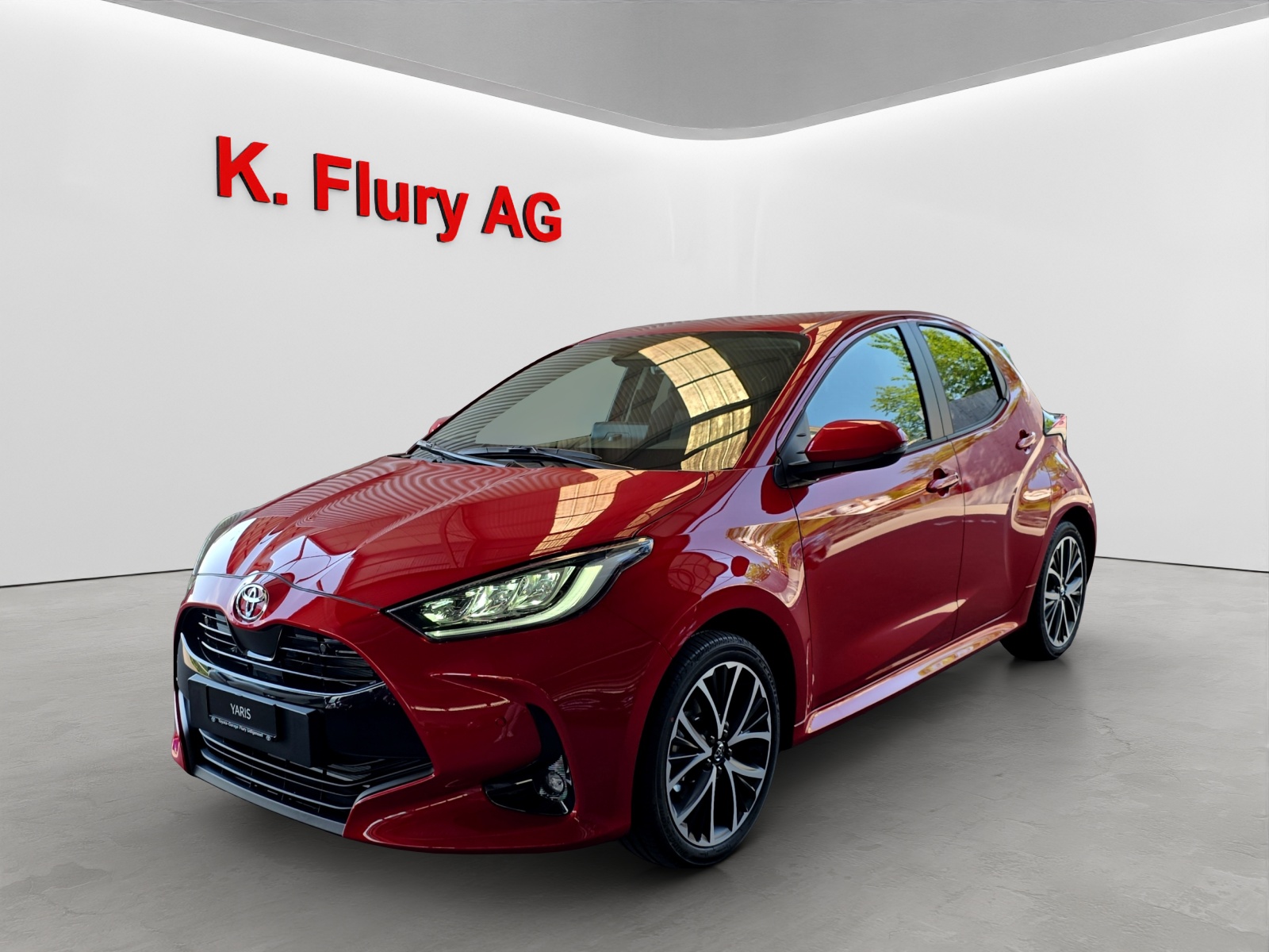 TOYOTA Yaris 1.5 VVT-i HSD Trend — slika 1