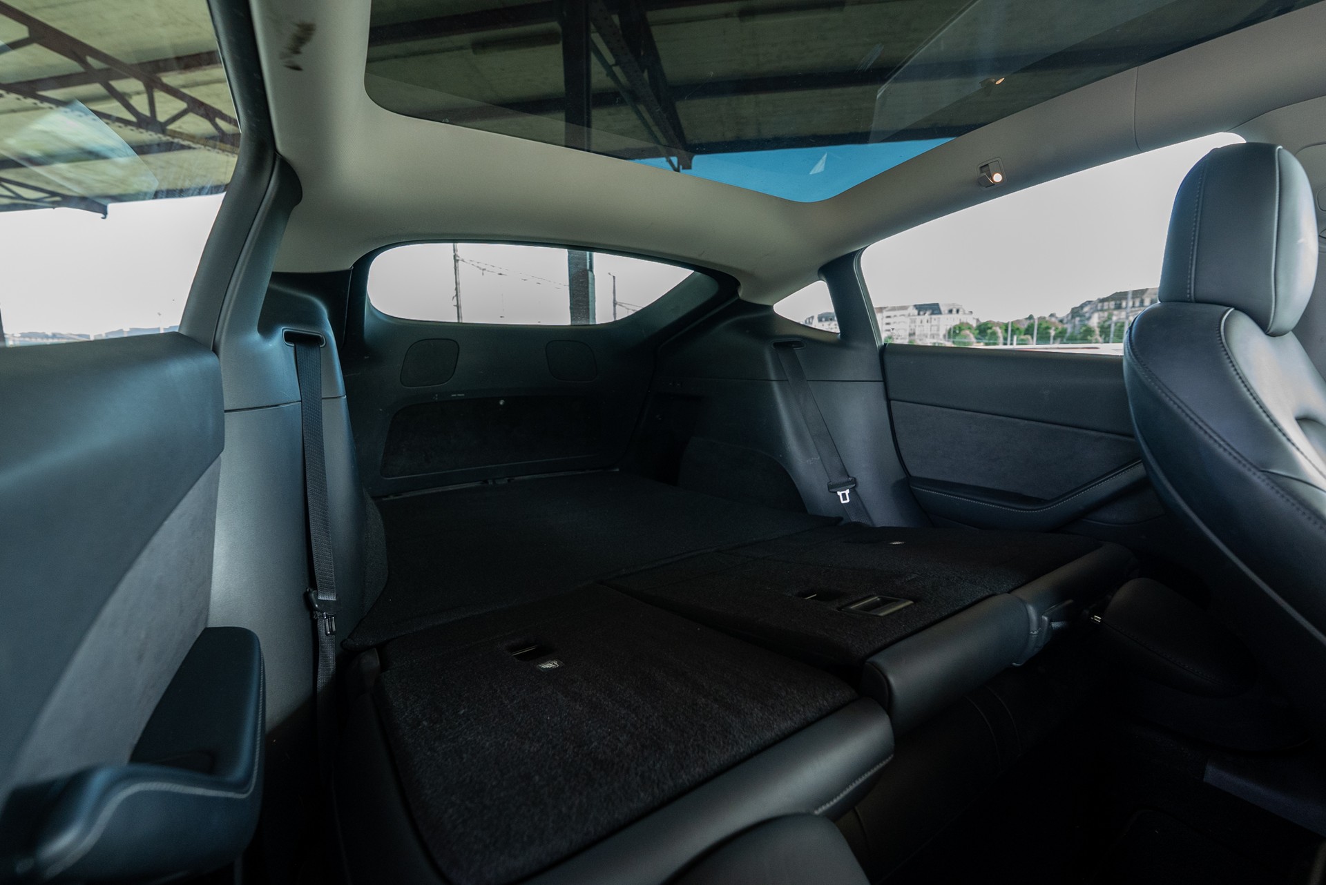 TESLA Model Y Long Range-image-10