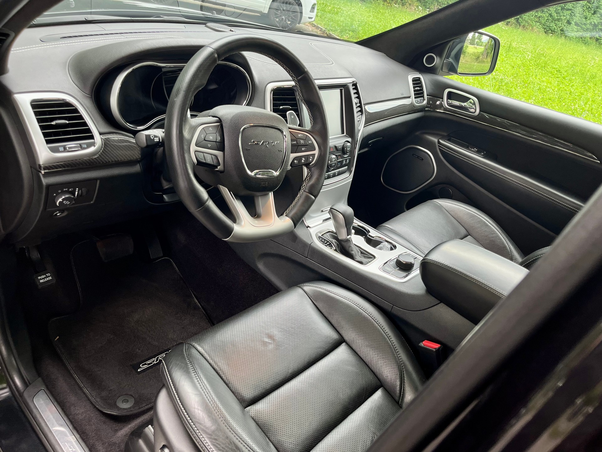 JEEP 6.4 V8 HEMI SRT8 Night-image-5
