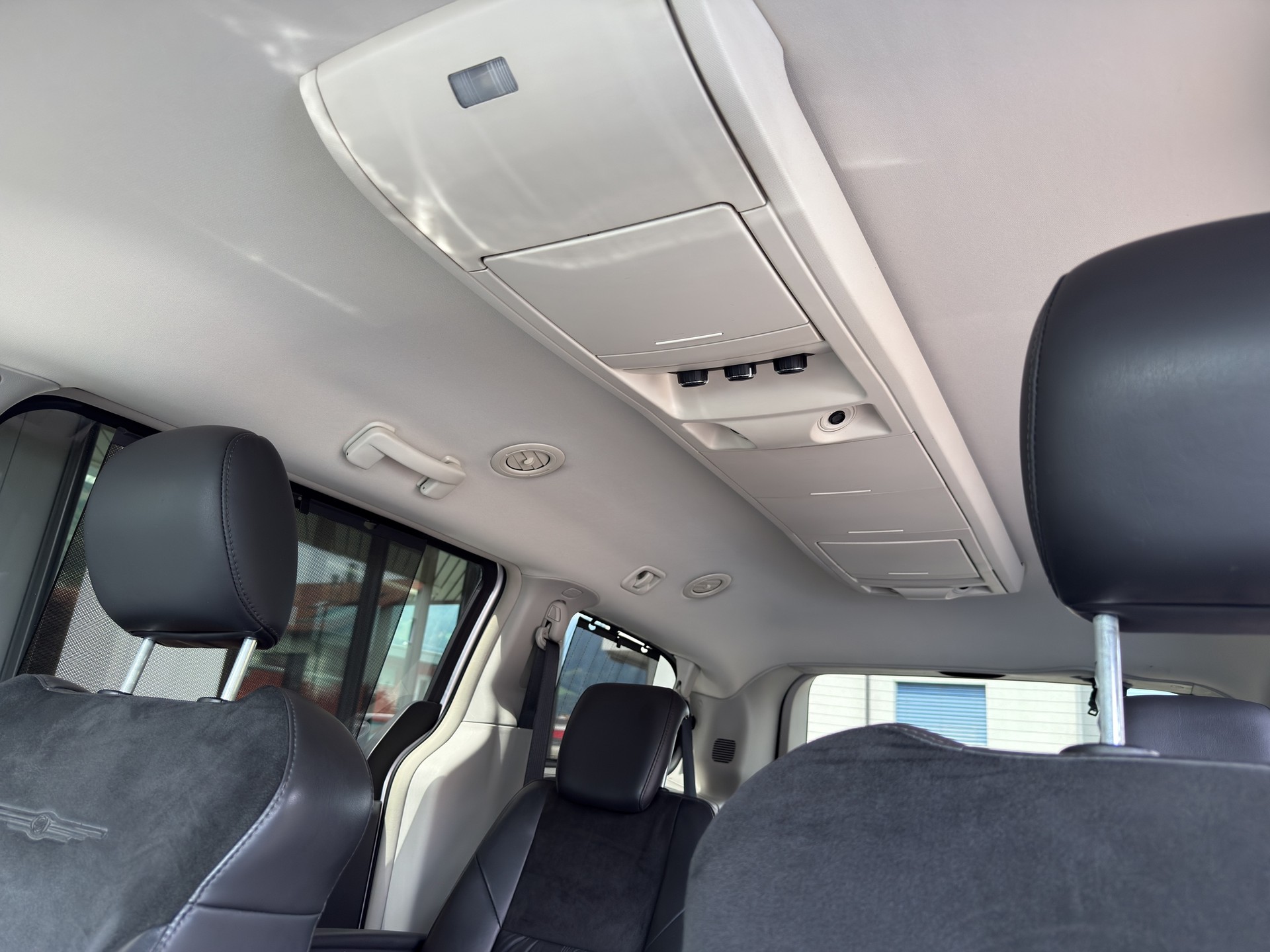 CHRYSLER Grand Voyager 3.8 Limited Automatic-image-16