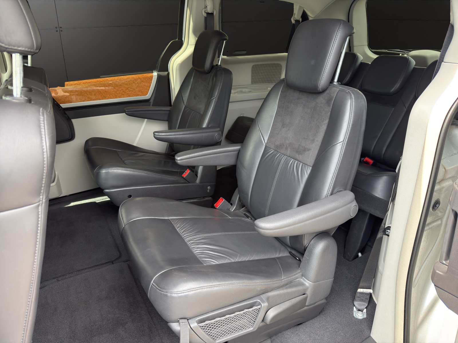 CHRYSLER Grand Voyager 3.8 Limited Automatic-image-11