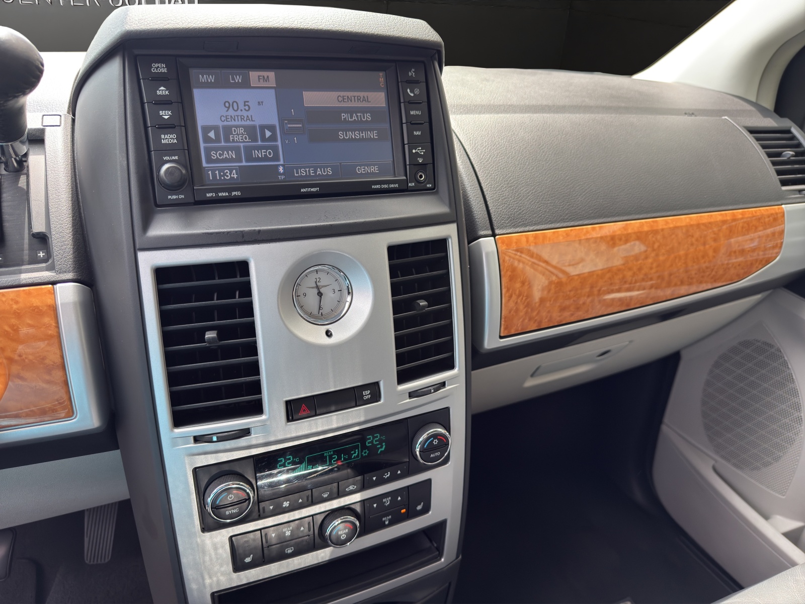 CHRYSLER Grand Voyager 3.8 Limited Automatic-image-13