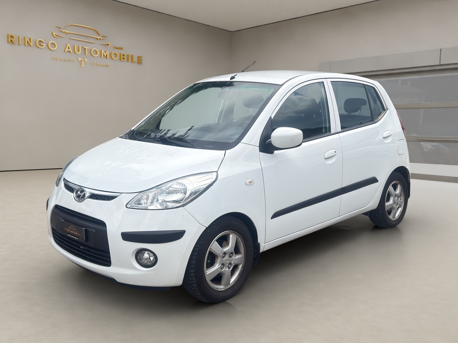 HYUNDAI i10 1.1 Style-image-2