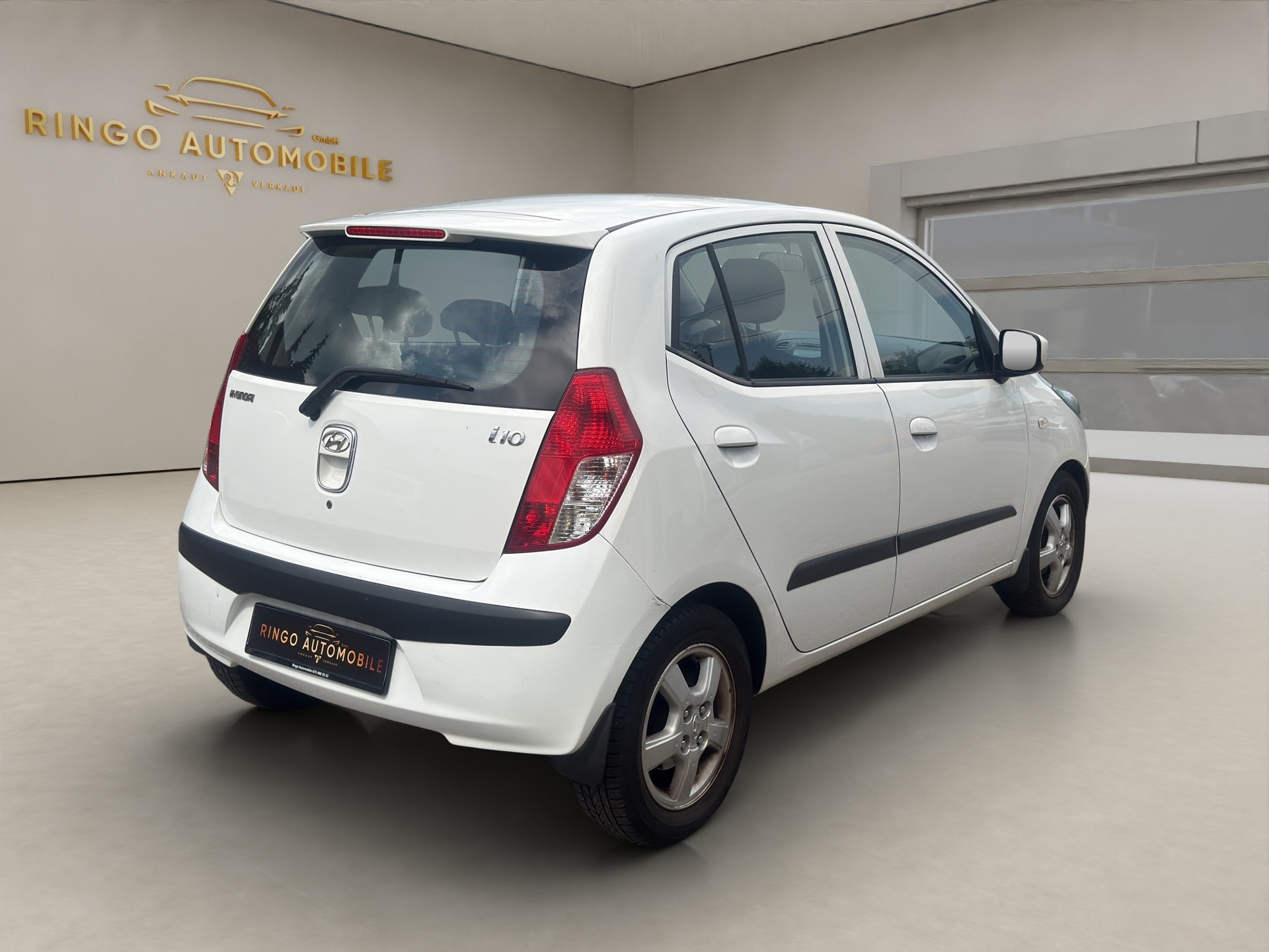 HYUNDAI i10 1.1 Style-image-6