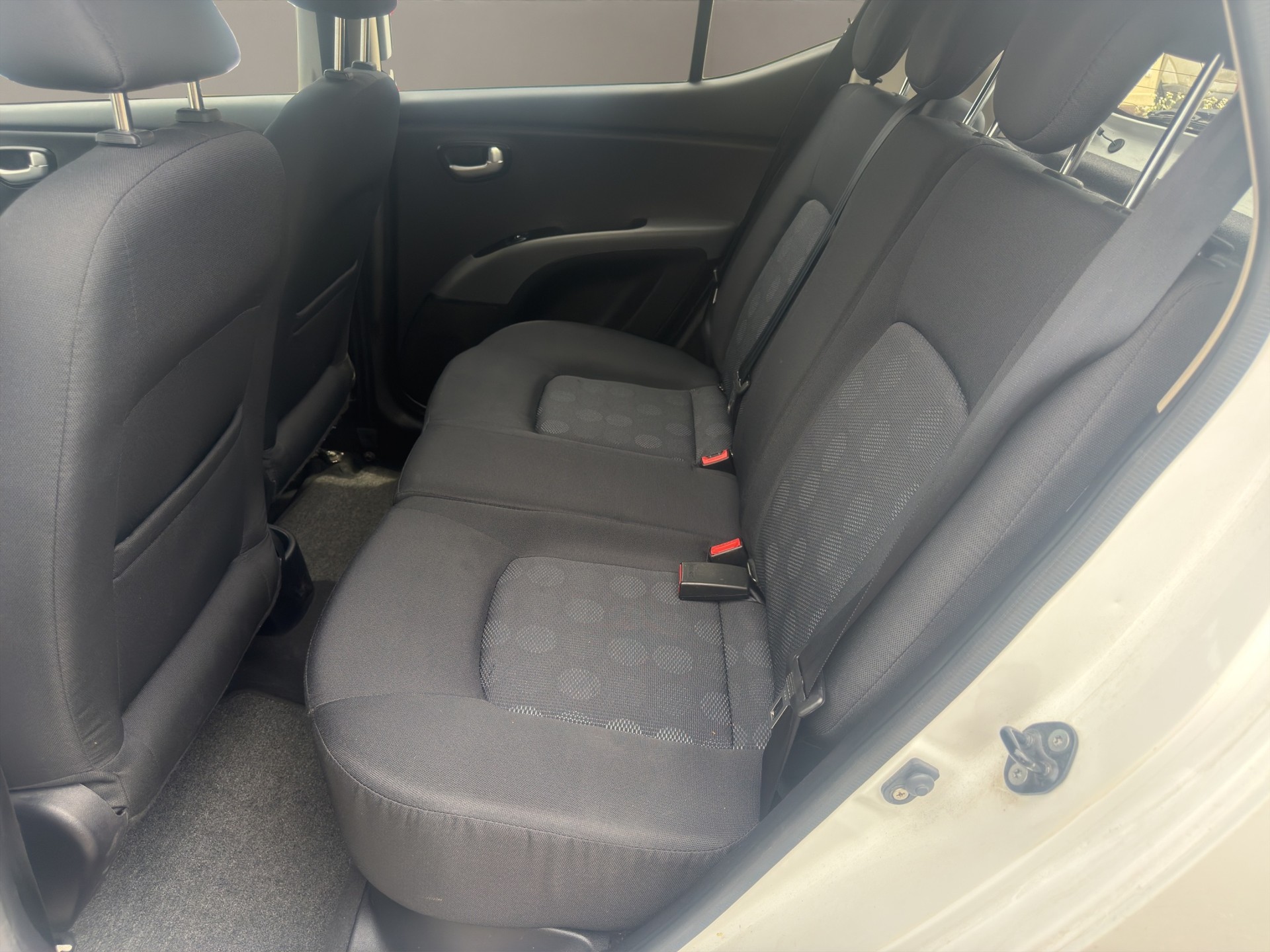 HYUNDAI i10 1.1 Style-image-10
