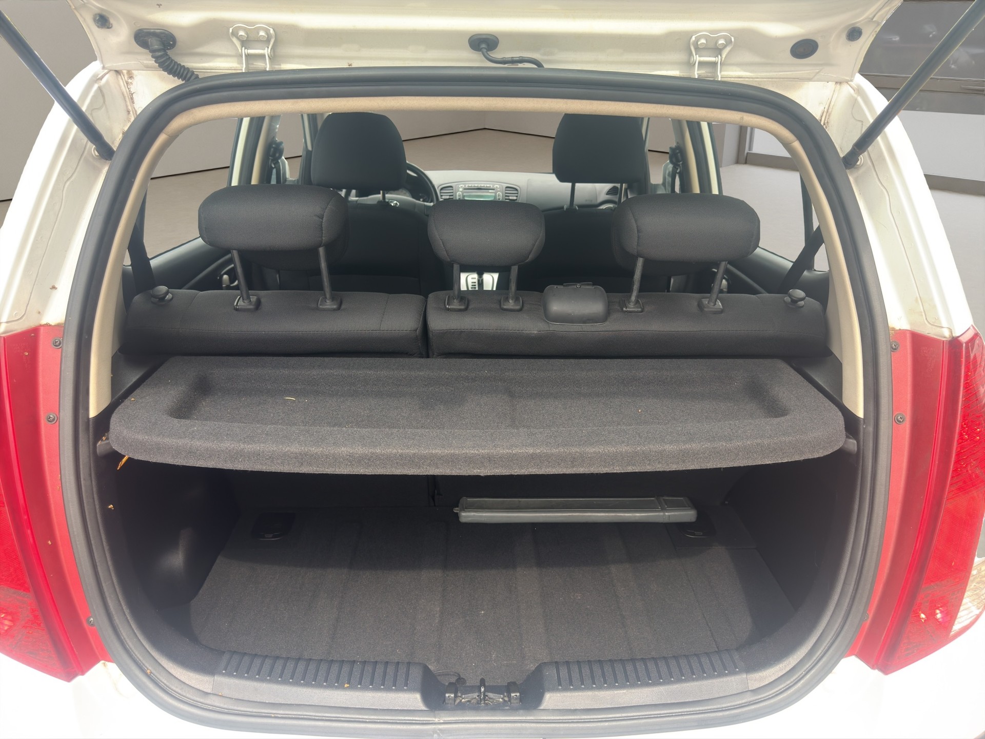 HYUNDAI i10 1.1 Style-image-14