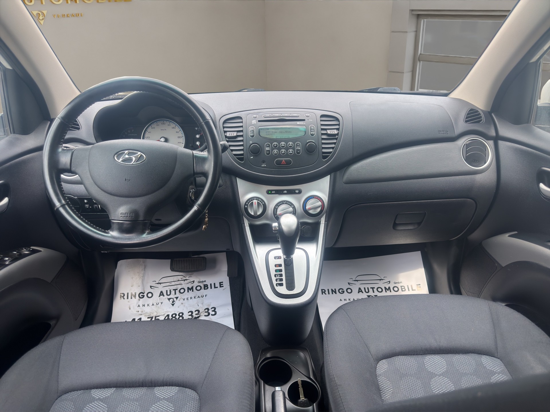 HYUNDAI i10 1.1 Style-image-11