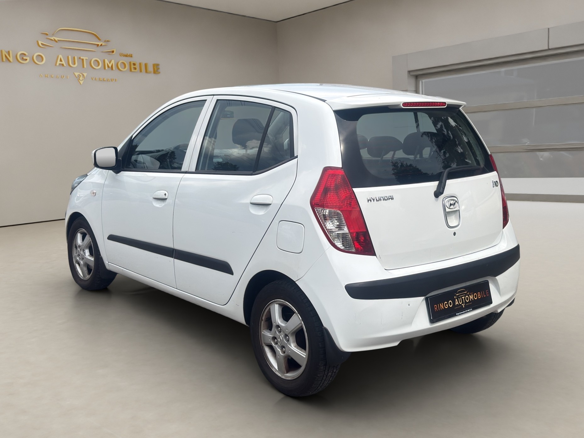 HYUNDAI i10 1.1 Style-image-4