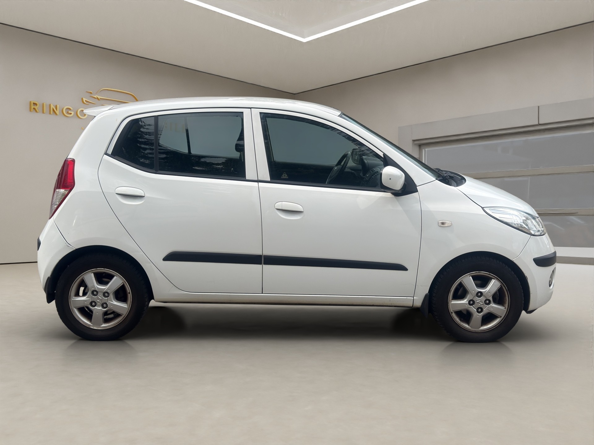 HYUNDAI i10 1.1 Style-image-7