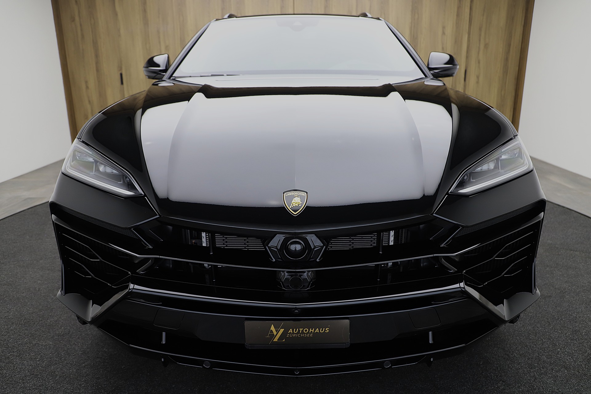 LAMBORGHINI Urus SE-image-1