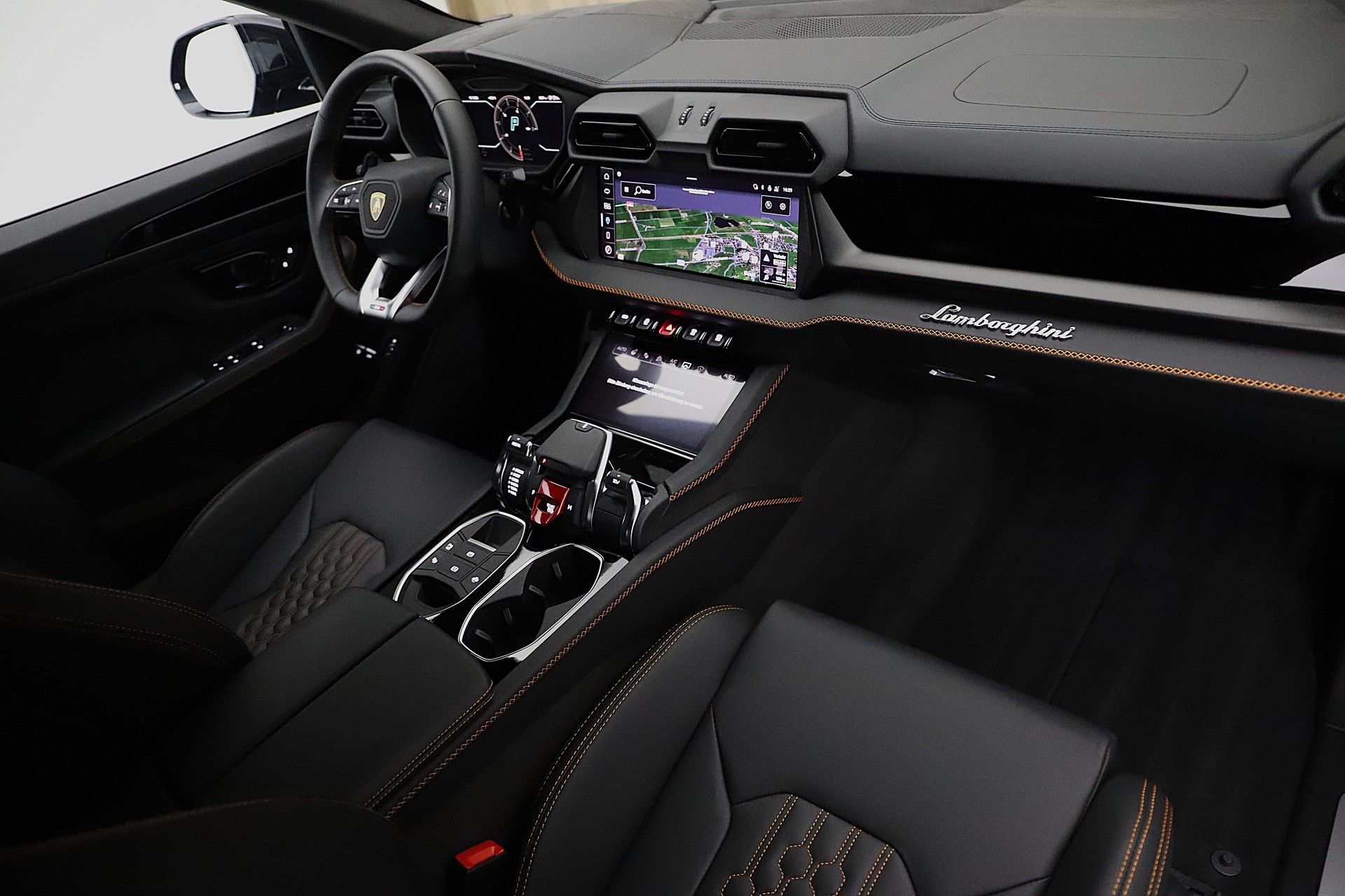 LAMBORGHINI Urus SE-image-6