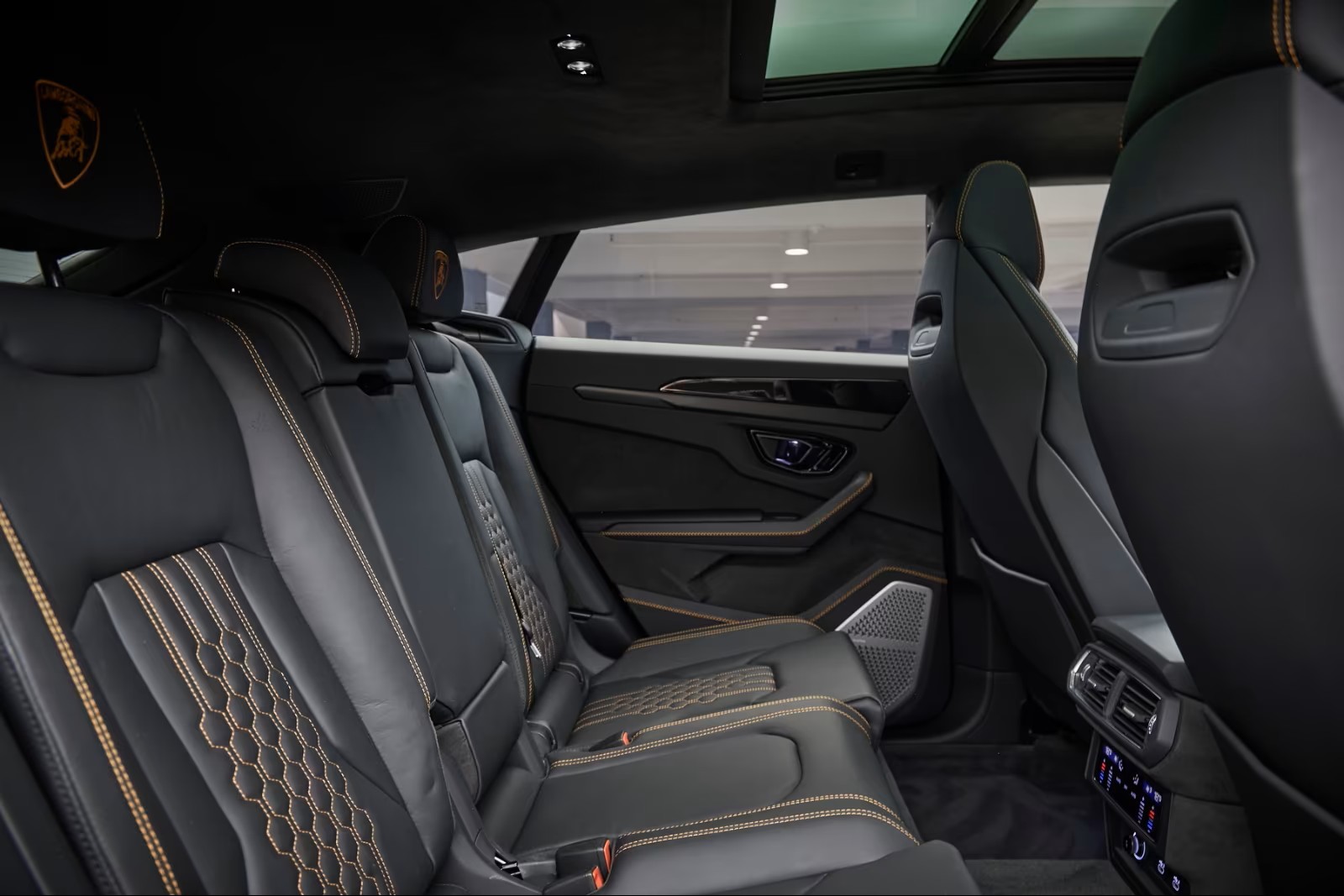 LAMBORGHINI Urus SE-image-7