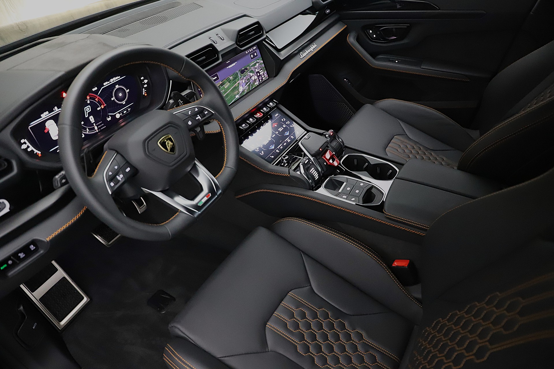 LAMBORGHINI Urus SE-image-4