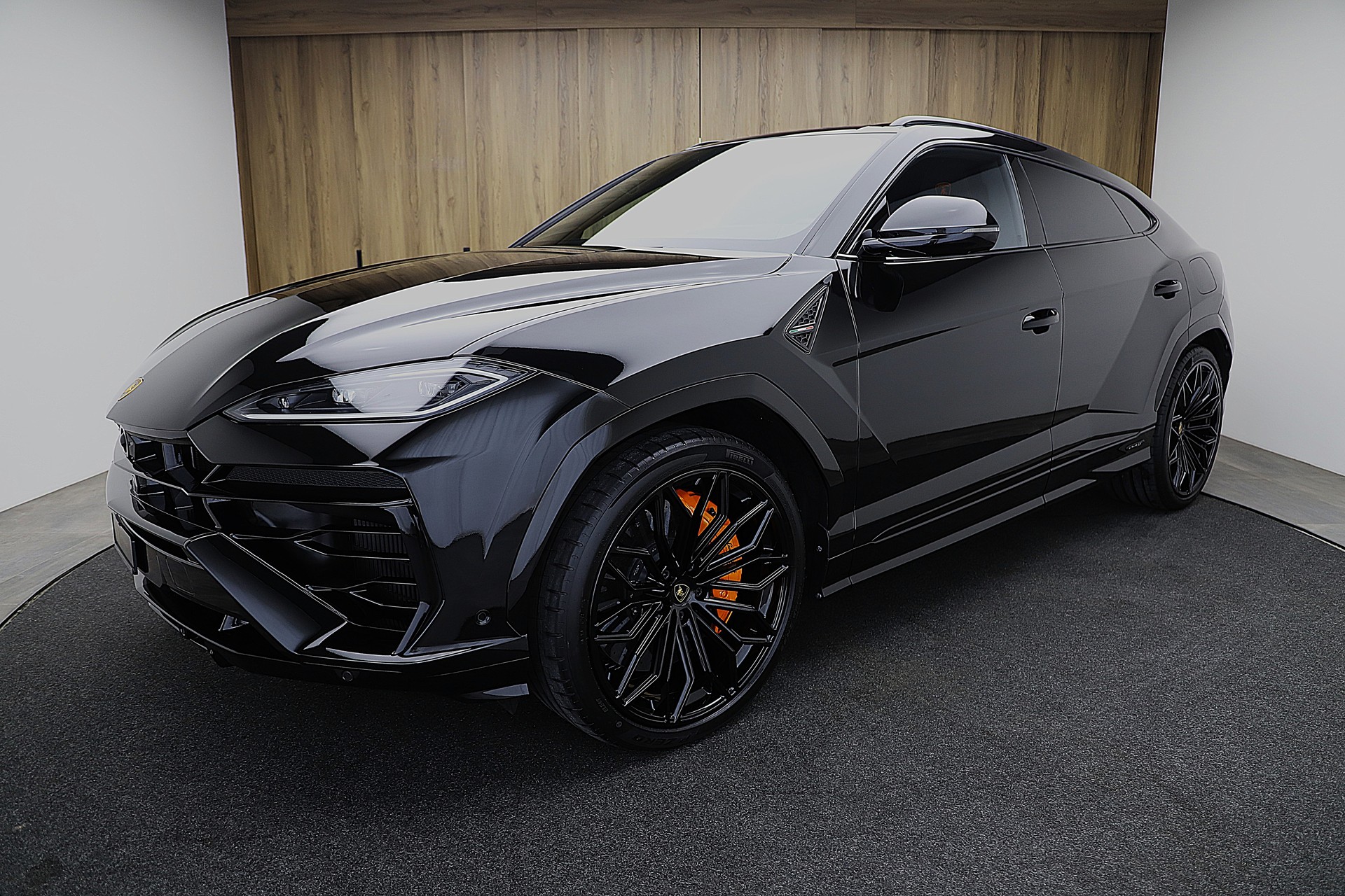 LAMBORGHINI Urus SE