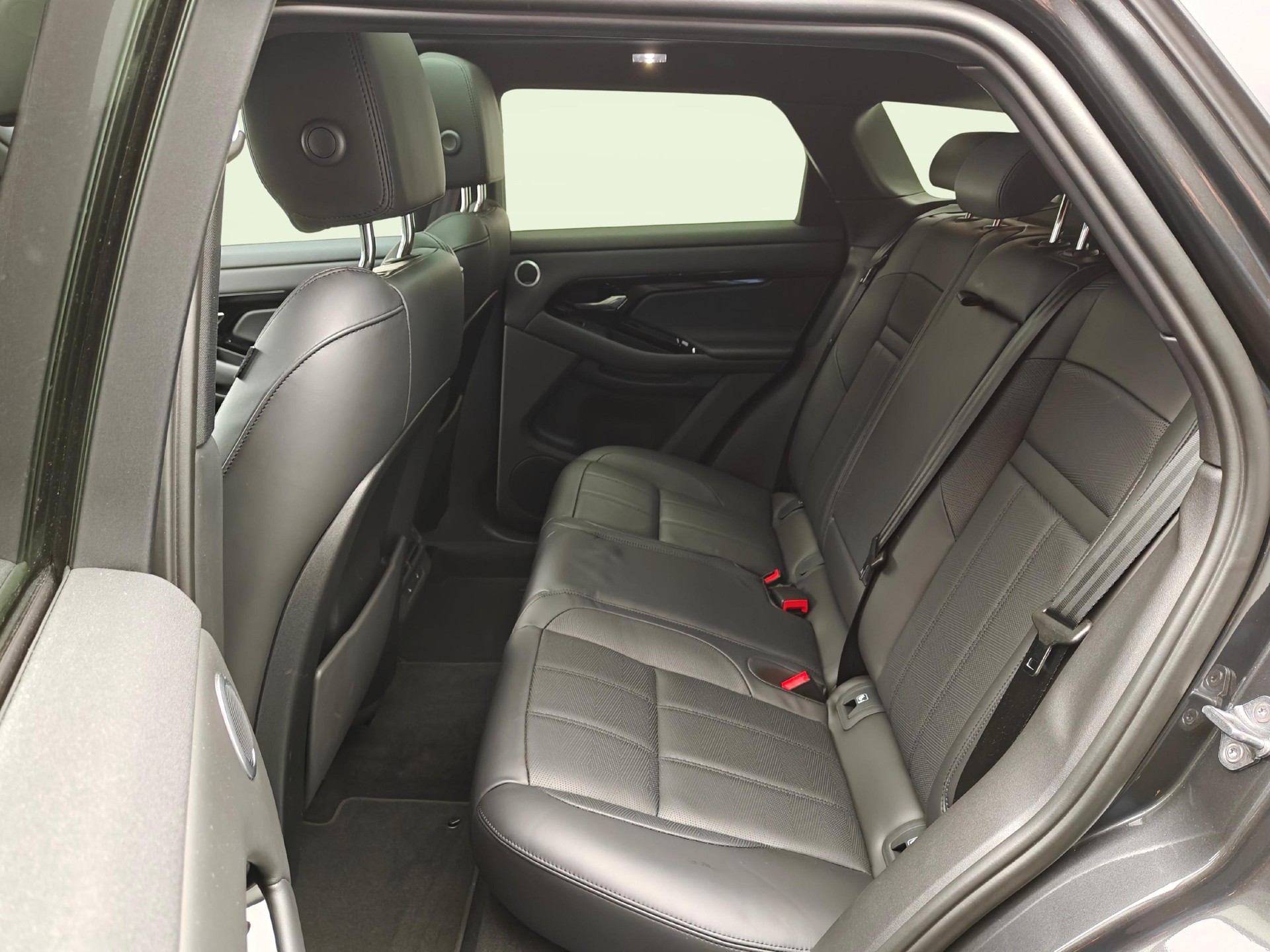 LAND ROVER Range Rover Evoque 1.5 T 270e Dynamic HSE-image-9