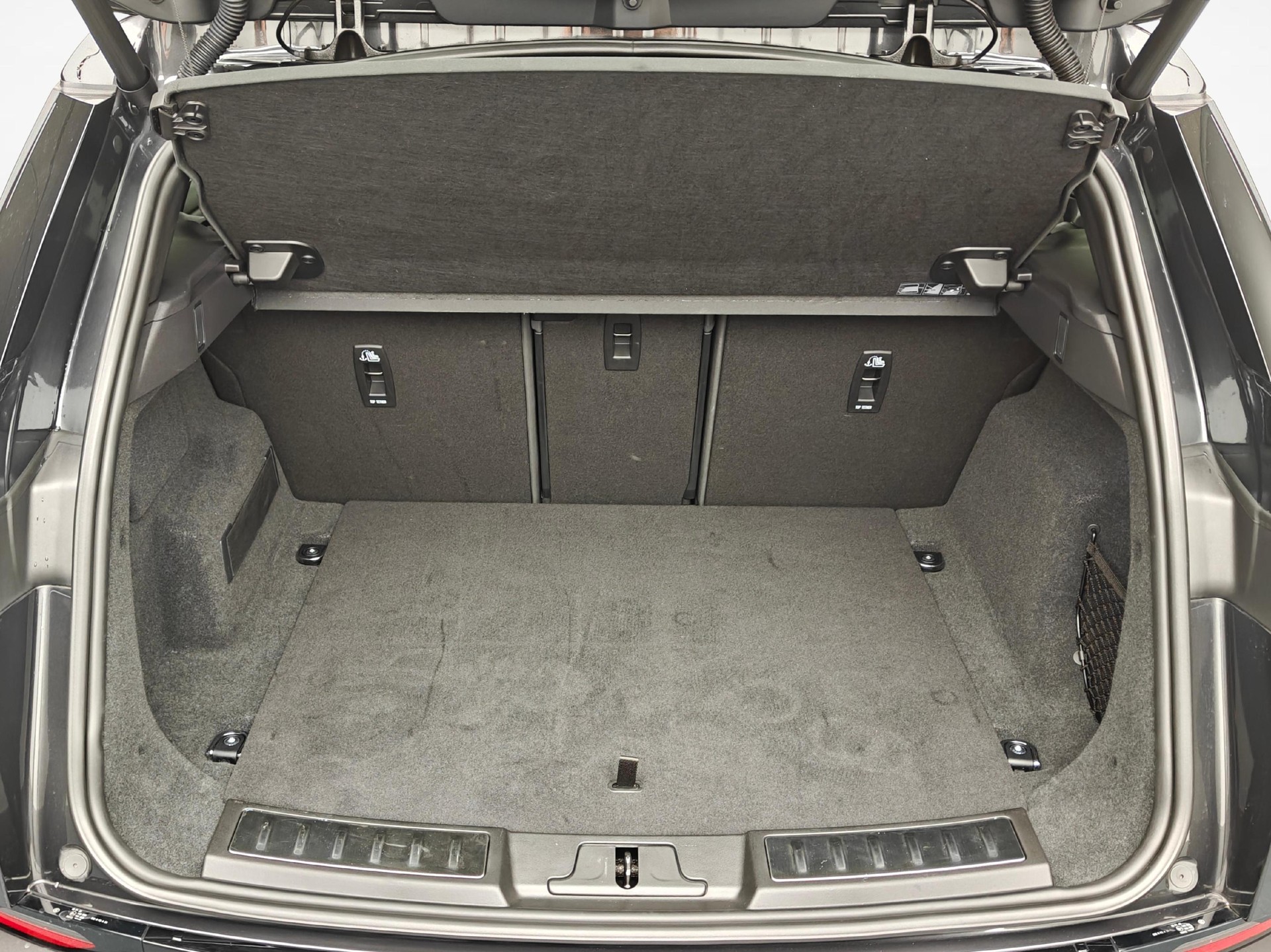 LAND ROVER Range Rover Evoque 1.5 T 270e Dynamic HSE-image-10