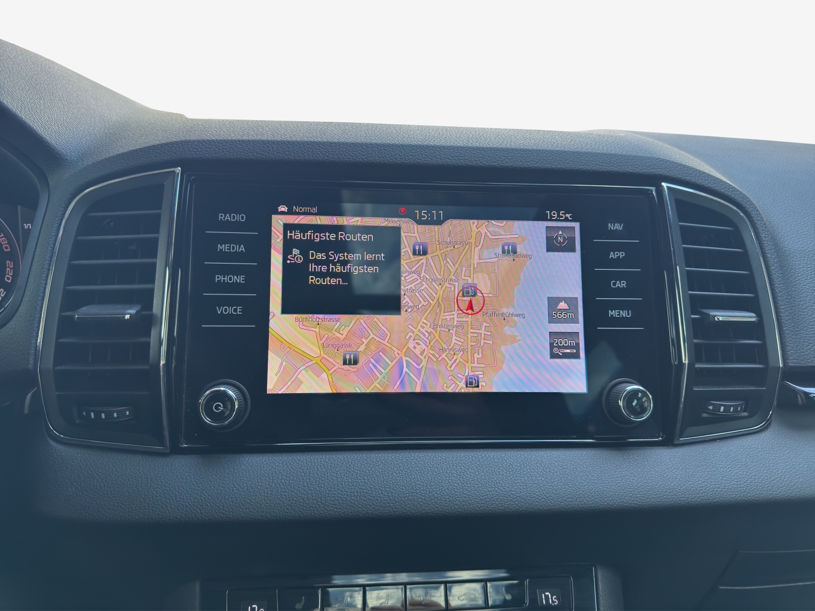 SKODA Karoq 2.0 TSI SportLine 4x4 DSG-image-10
