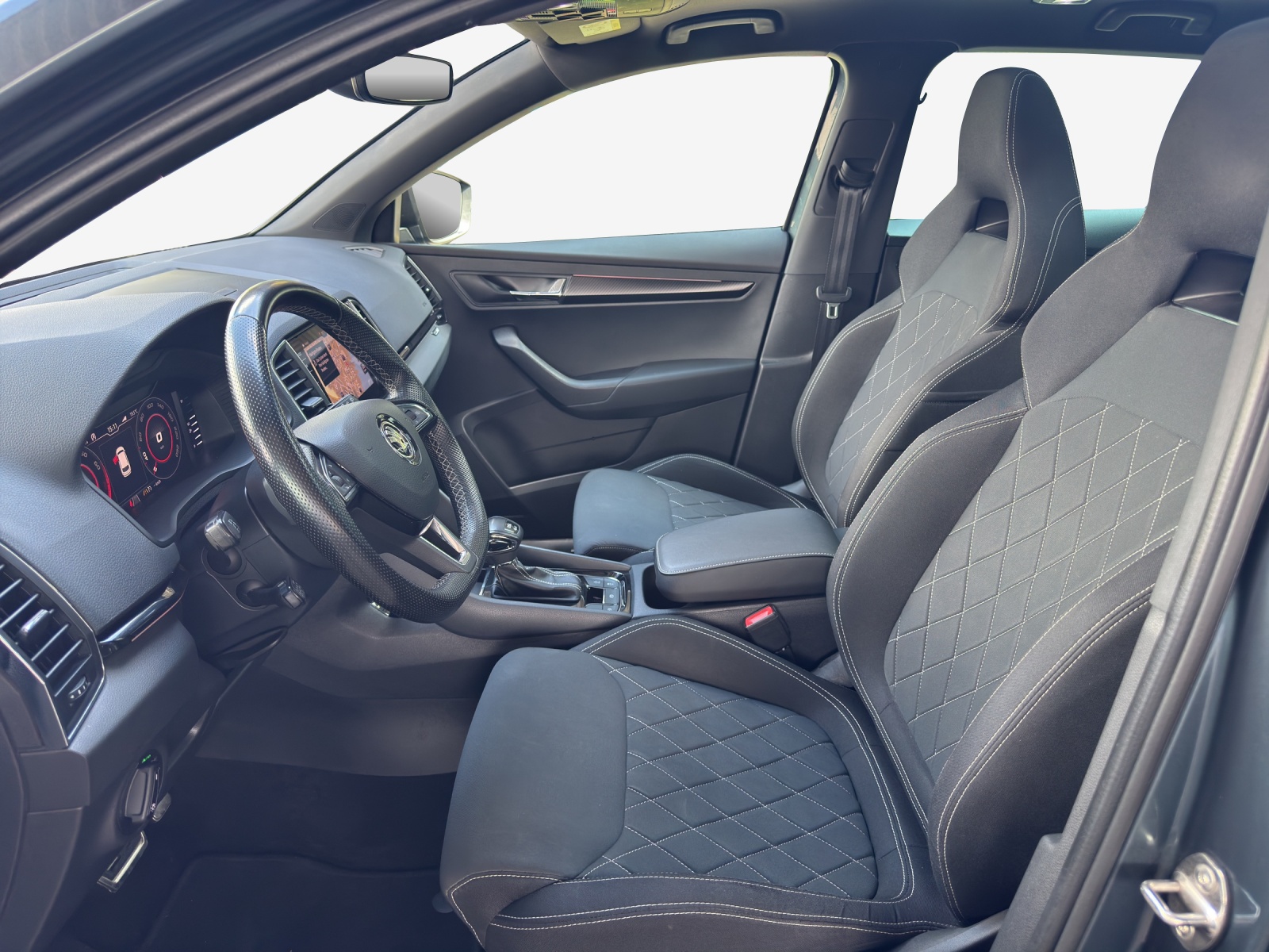SKODA Karoq 2.0 TSI SportLine 4x4 DSG-image-7