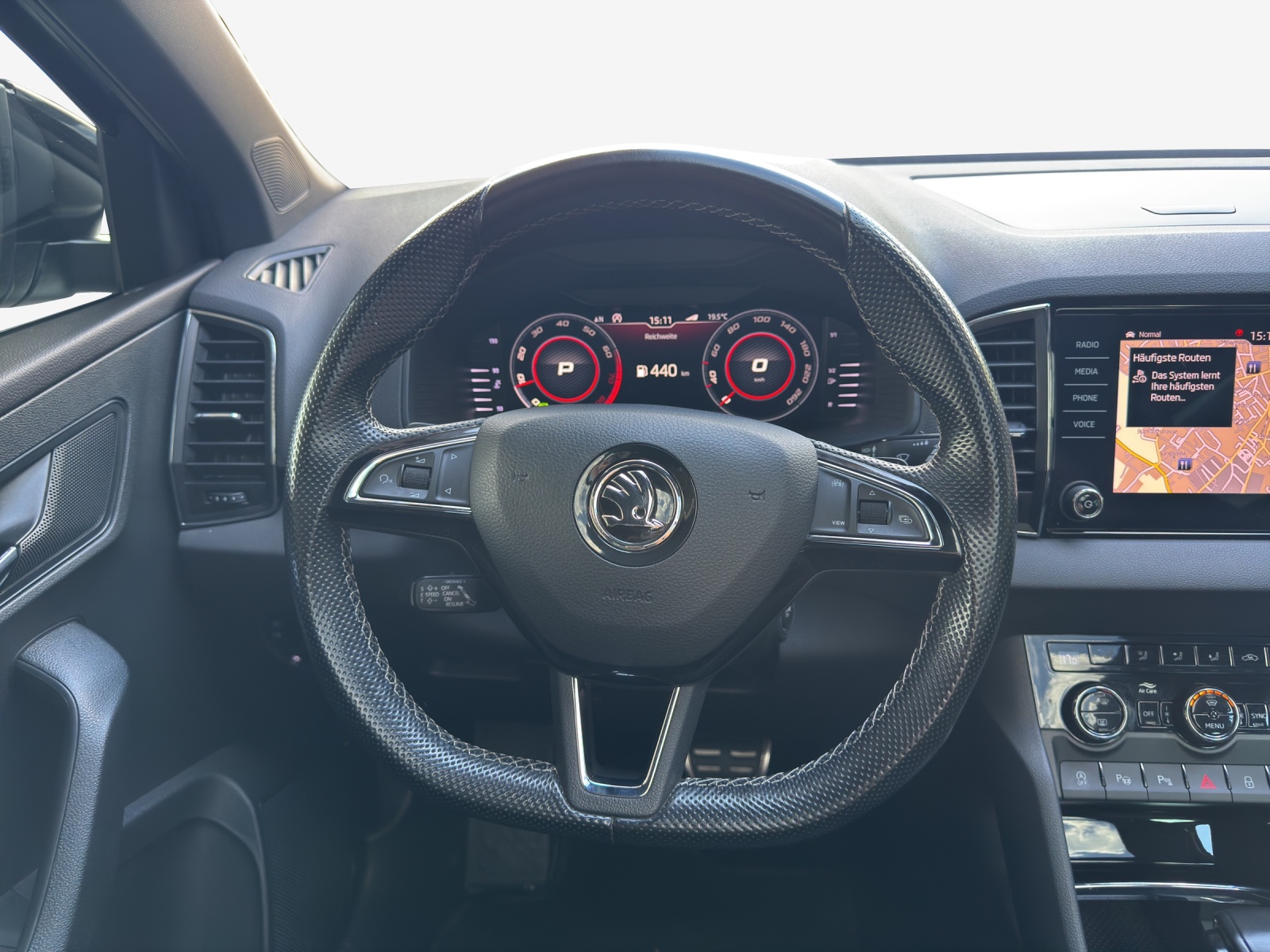 SKODA Karoq 2.0 TSI SportLine 4x4 DSG-image-9