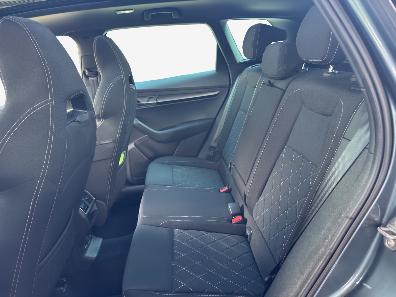SKODA Karoq 2.0 TSI SportLine 4x4 DSG-image-11