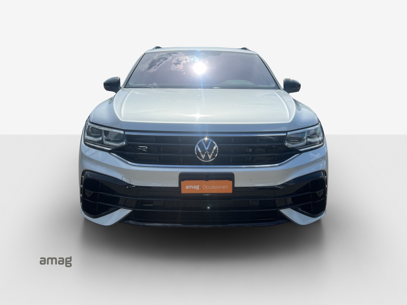 VW Tiguan 2.0TSI R 4Motion DSG-image-5