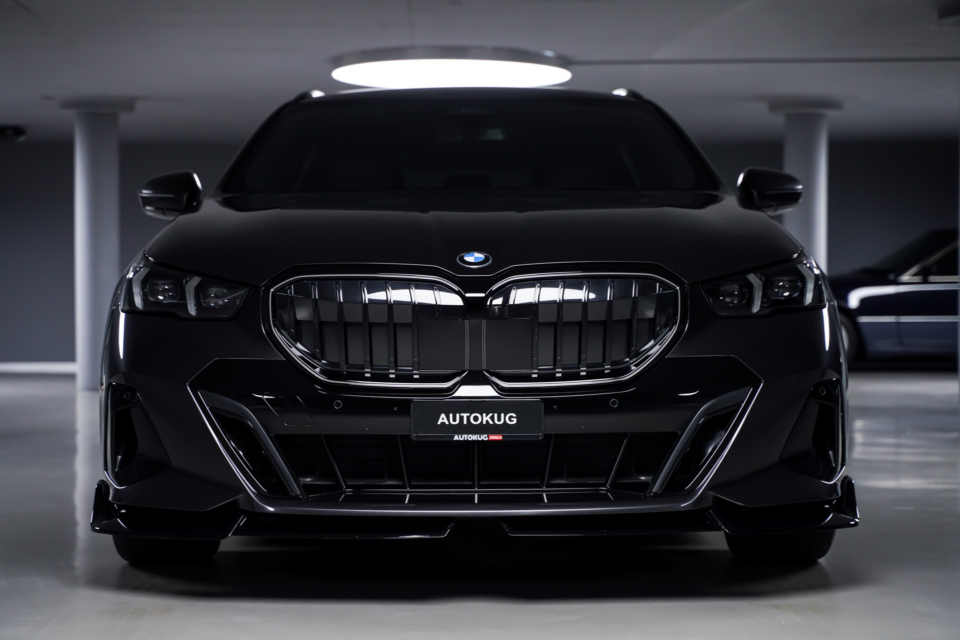 BMW 520i sDrive 48V Touring M Sport Pro Steptronic-image-1
