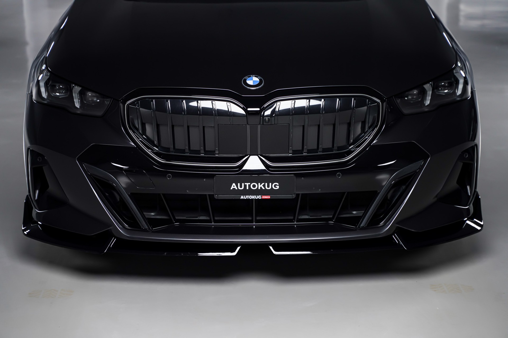 BMW 520i sDrive 48V Touring M Sport Pro Steptronic-image-2