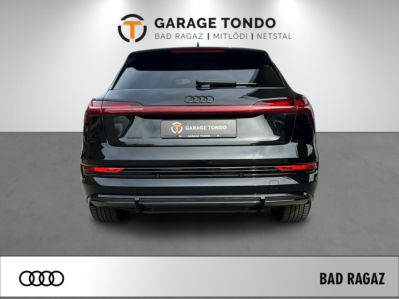 AUDI e-tron 55 S Line quattro-image-5