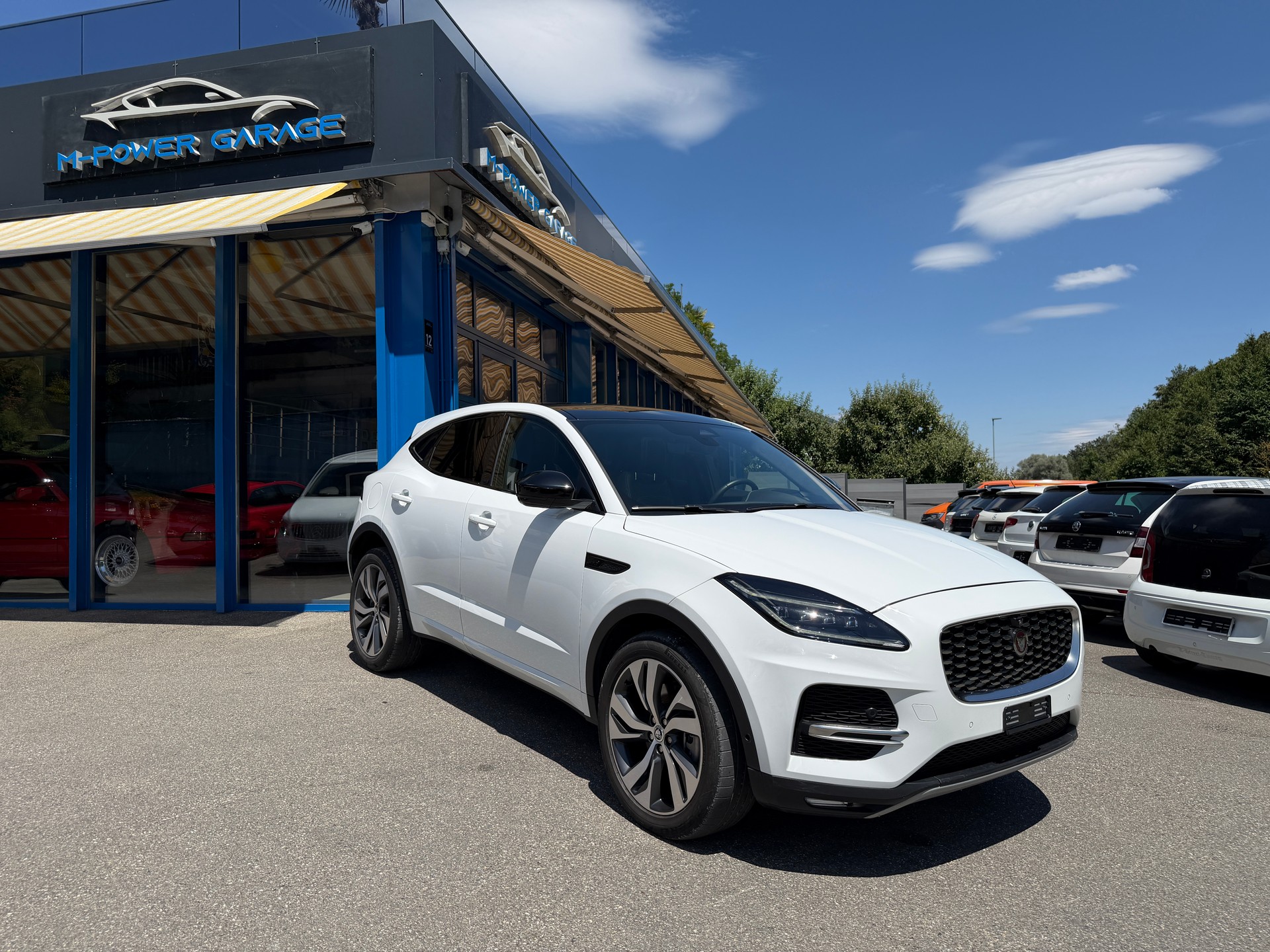 JAGUAR E-Pace 1.5 P300e R-Dynamic AWD HSE-image-1