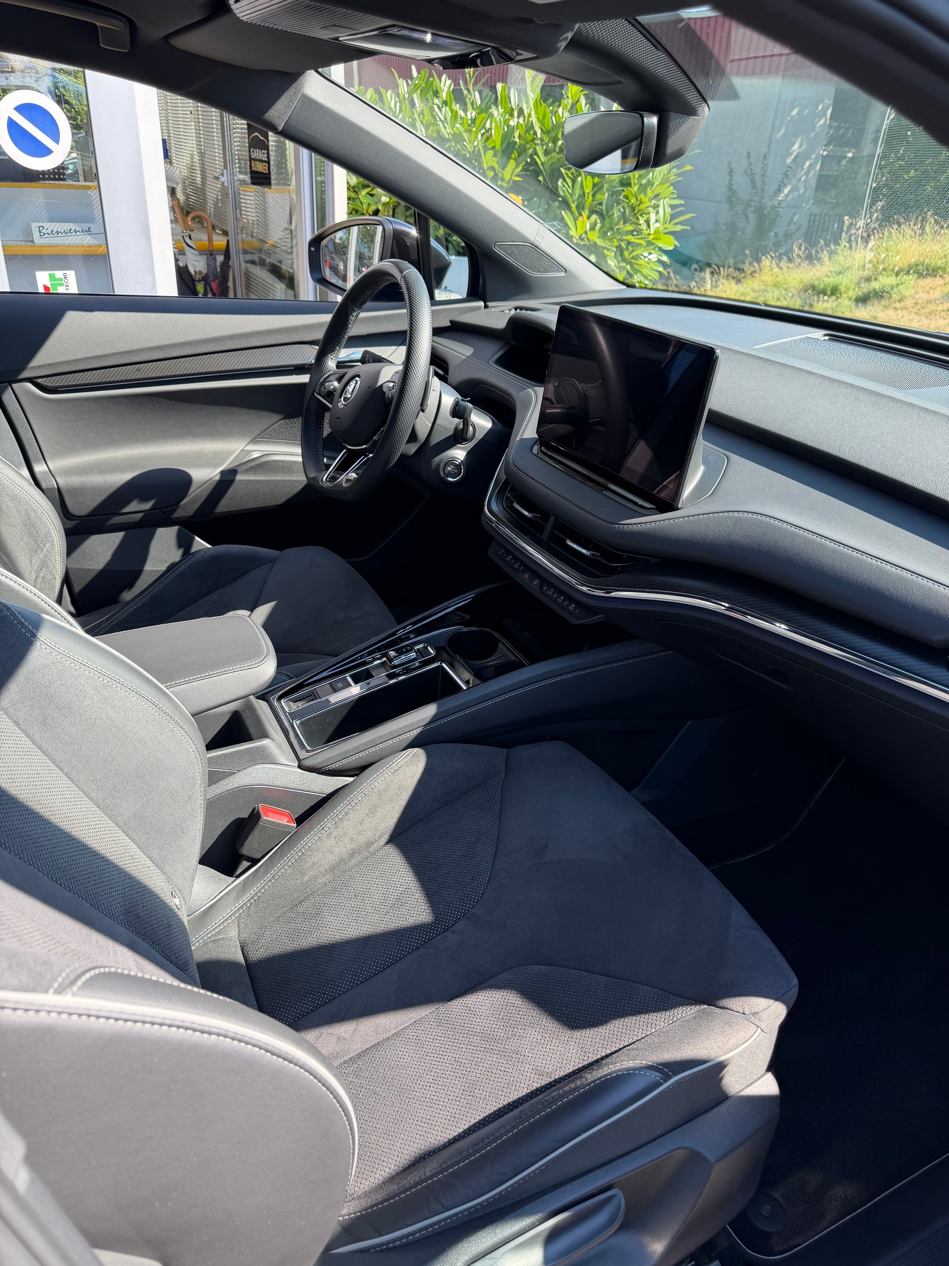 SKODA Enyaq iV 80x SportLine-image-1