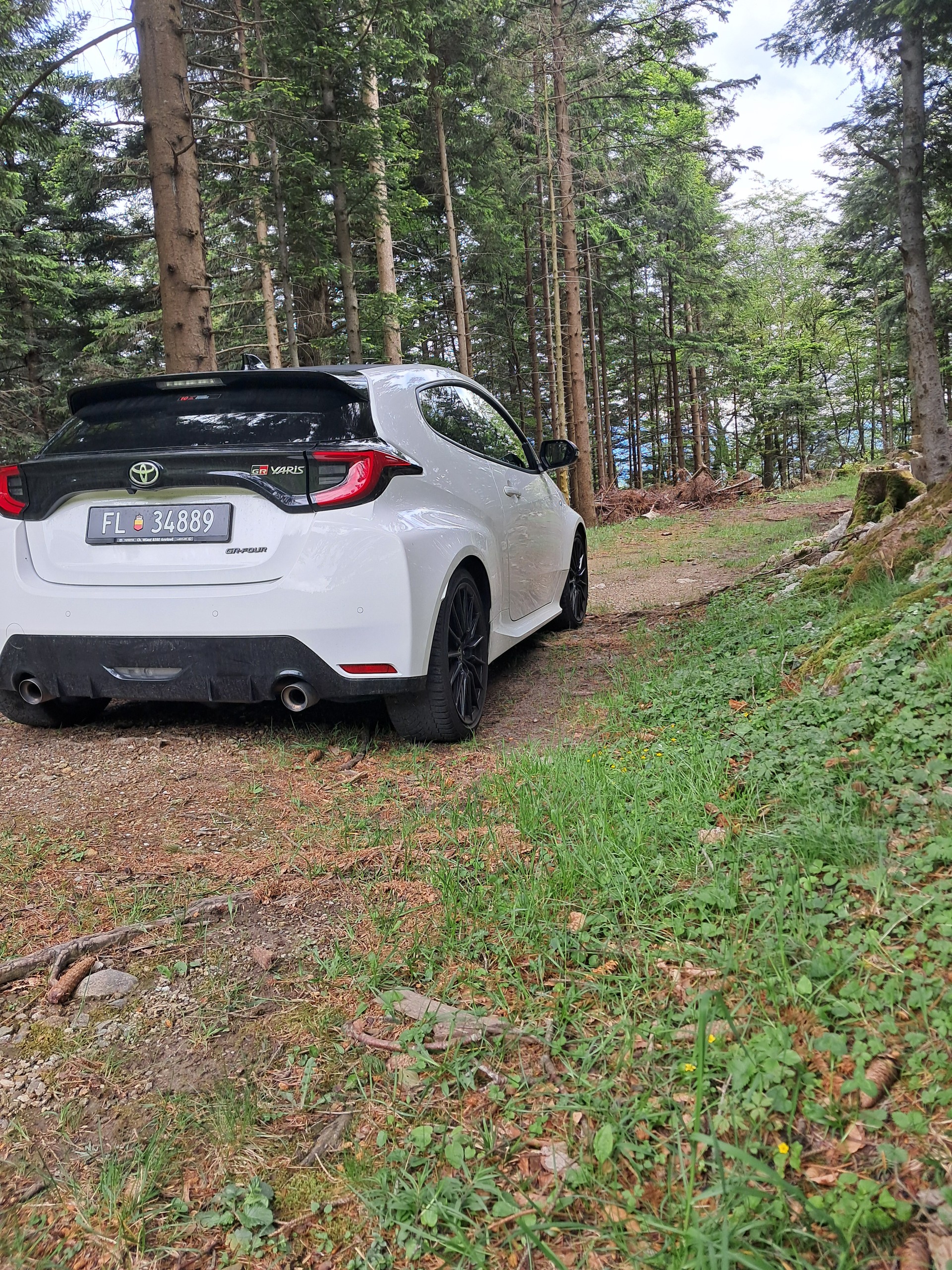 TOYOTA 1.6 Turbo Sport 4x4-image-4