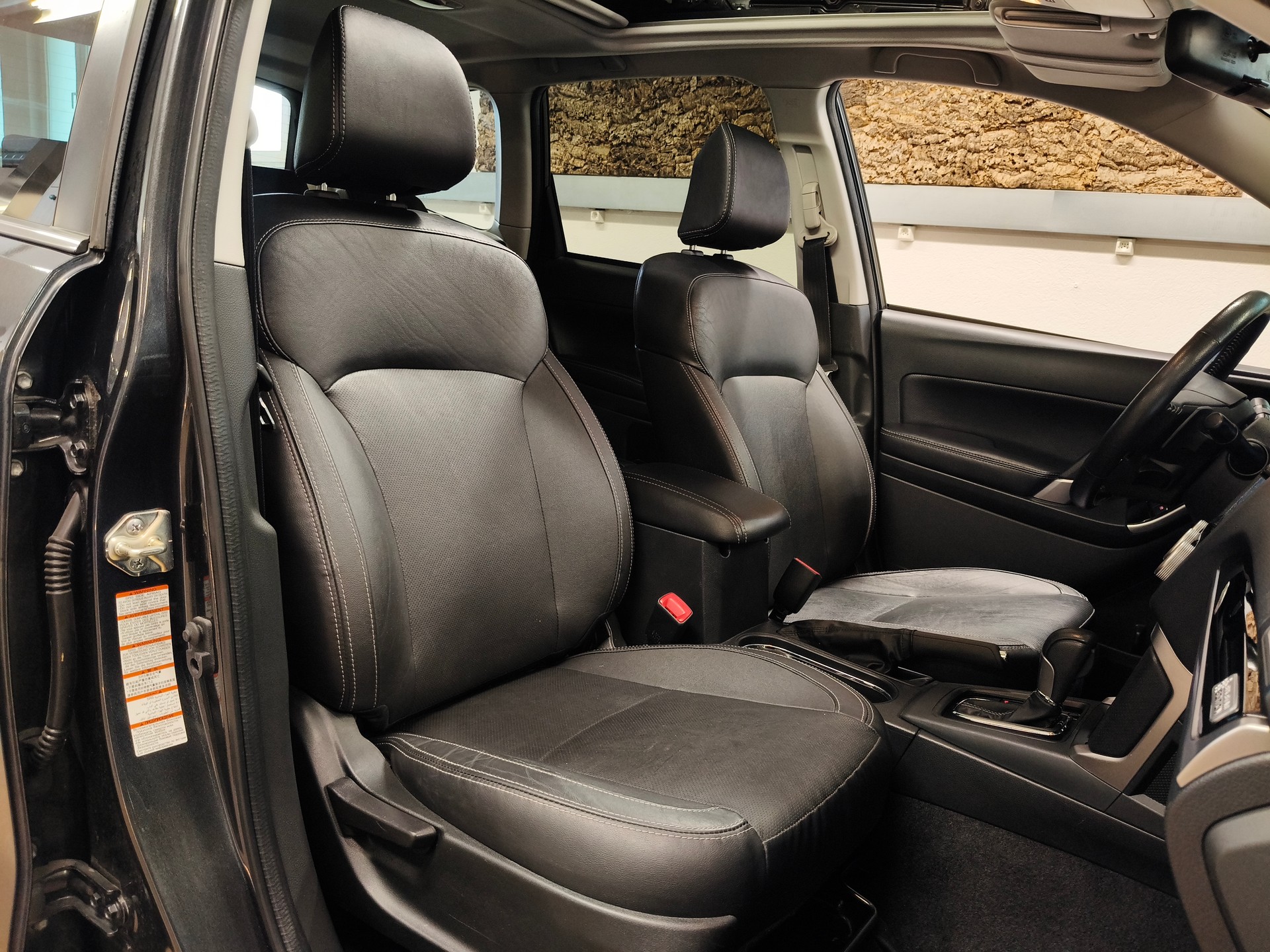 SUBARU Forester 2.0D Luxury Lineatronic-image-29