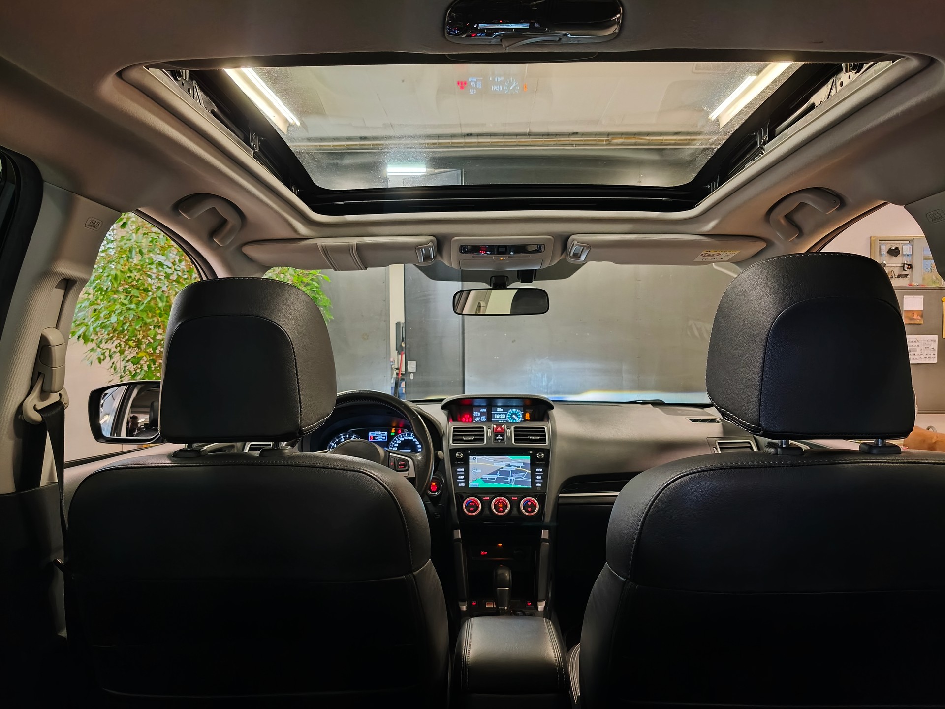 SUBARU Forester 2.0D Luxury Lineatronic-image-24