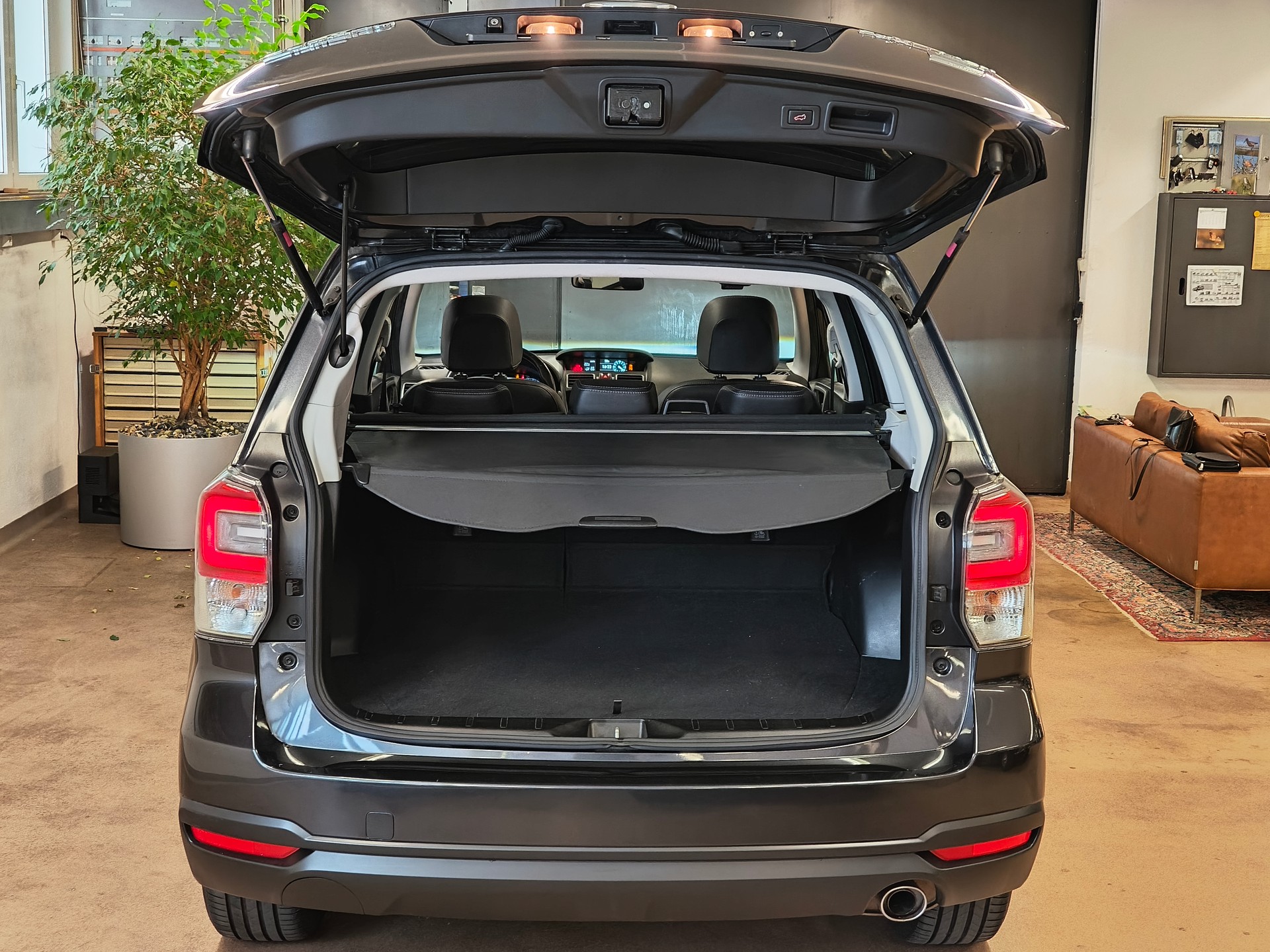 SUBARU Forester 2.0D Luxury Lineatronic-image-23