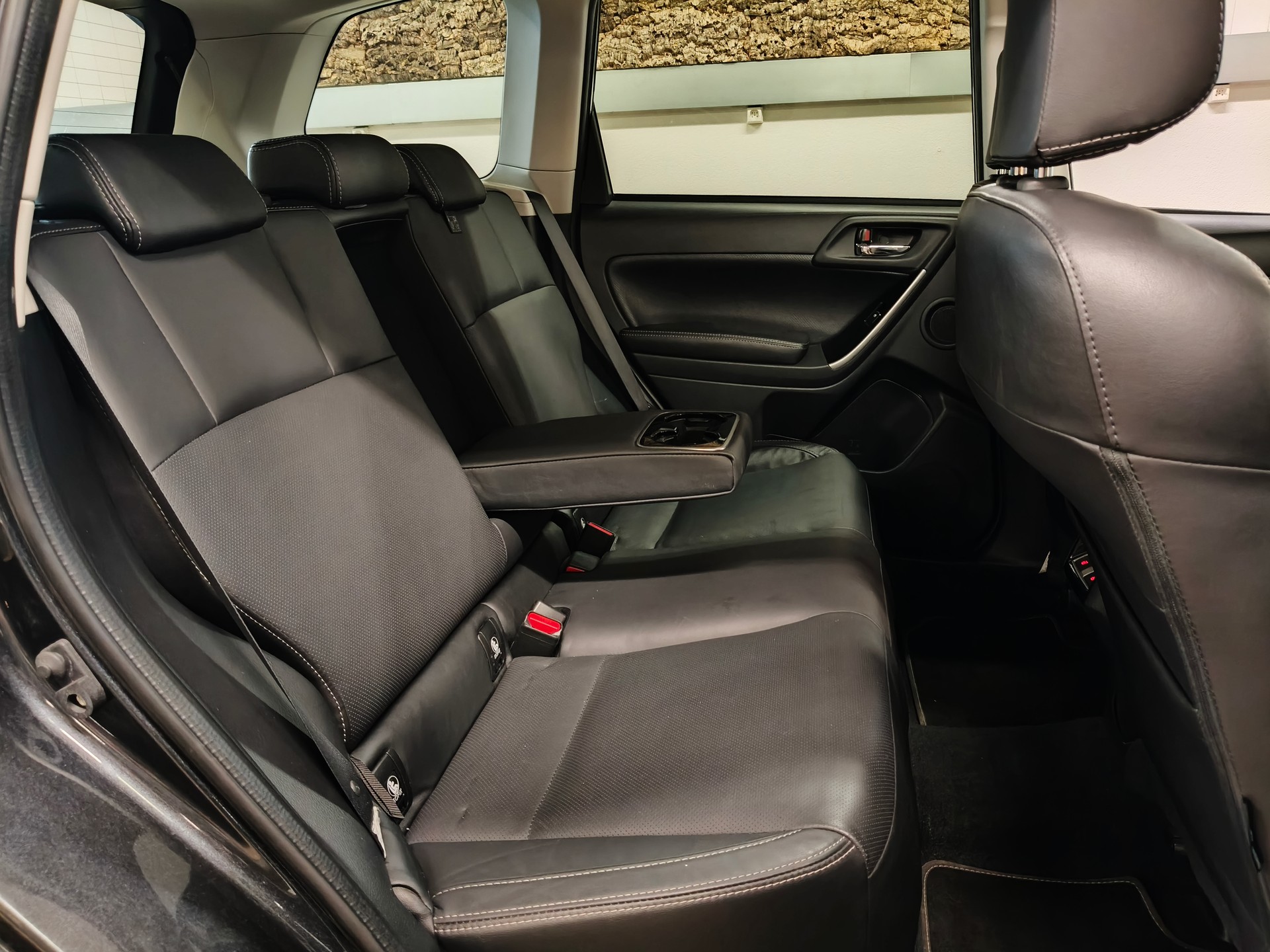 SUBARU Forester 2.0D Luxury Lineatronic-image-25