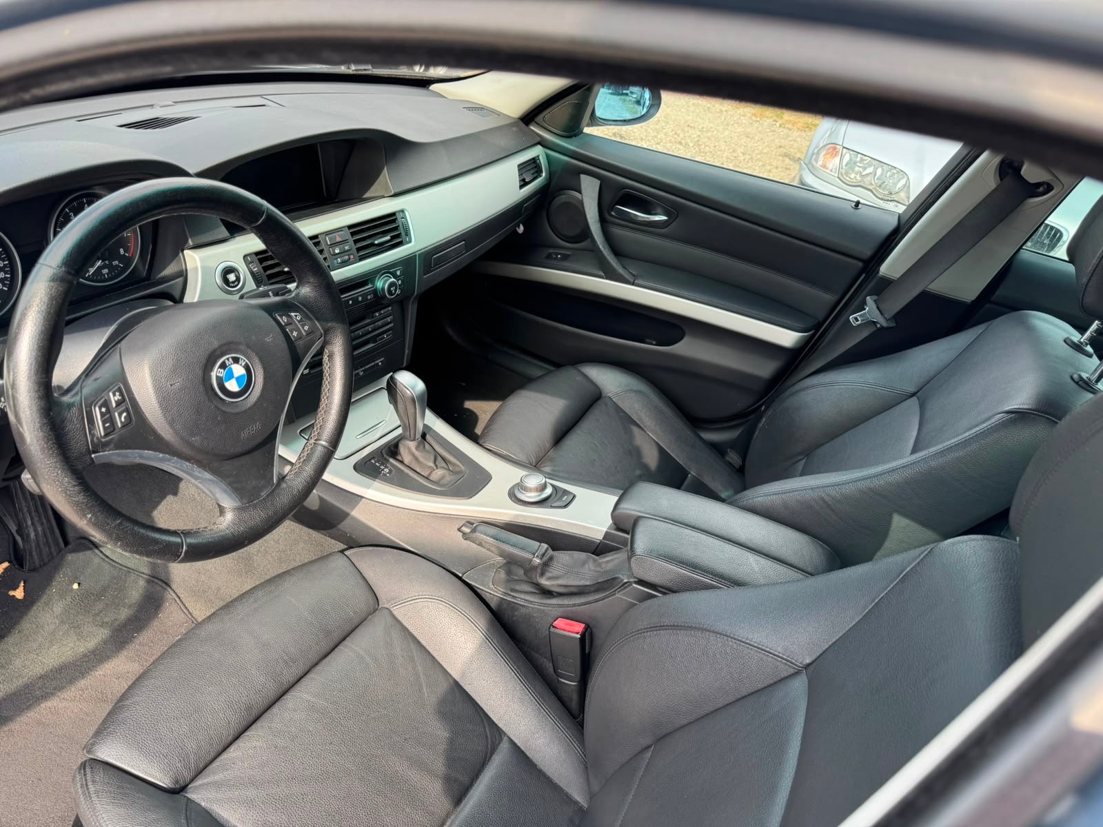 BMW 335xi Steptronic-image-13