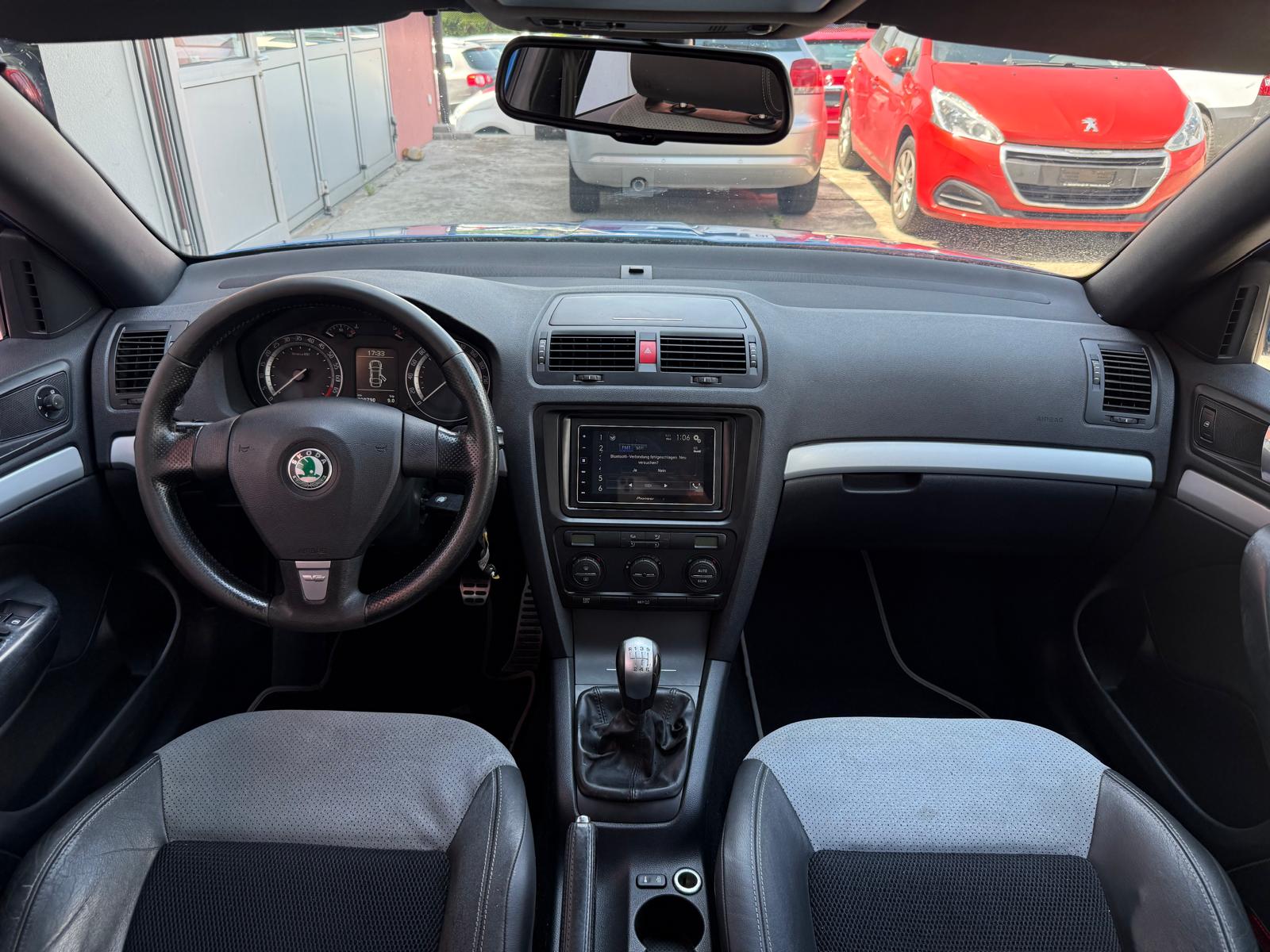SKODA Octavia 2.0 Turbo FSI RS-image-6