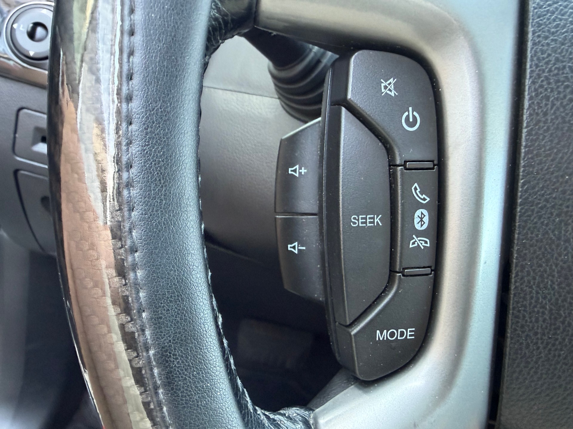 CHEVROLET Captiva 2.2 VCDi LTZ 4WD Automatic-image-19